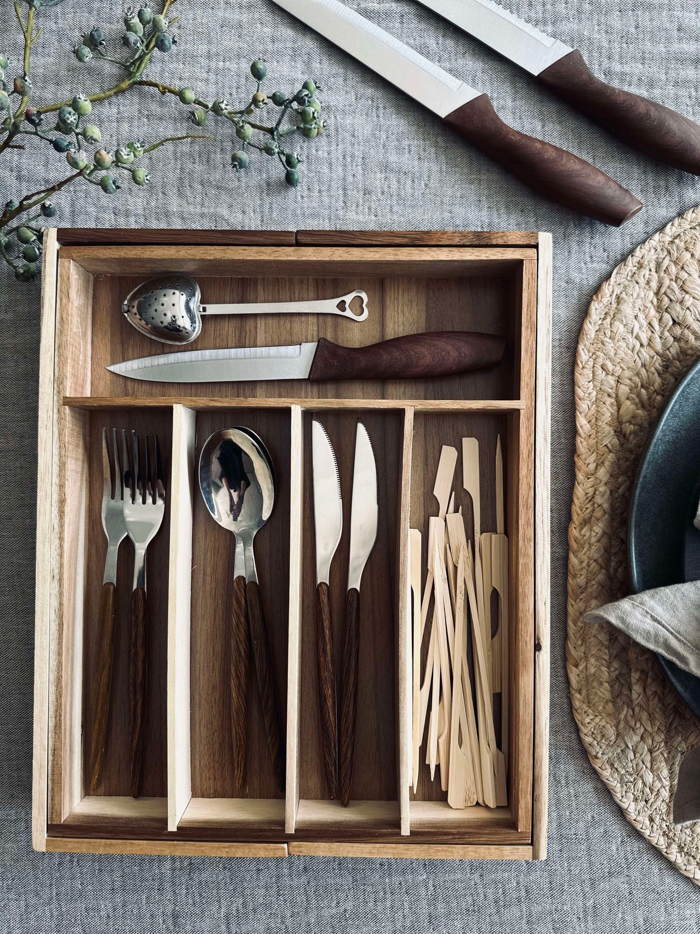 Besticklåda i Akaciaträ - Justerbar