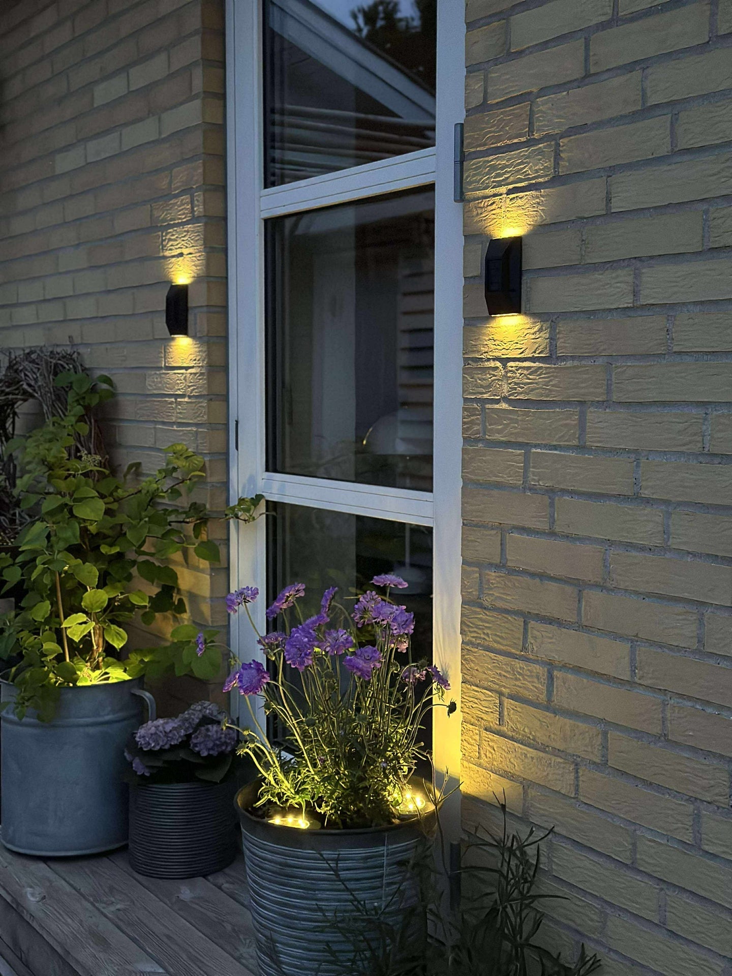 Vägglampa med solceller – Upp & Ner 4 st