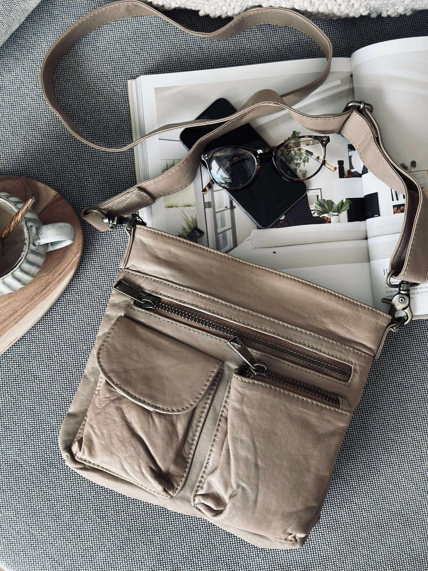 Crossbody LATTE - Ultra mjuk