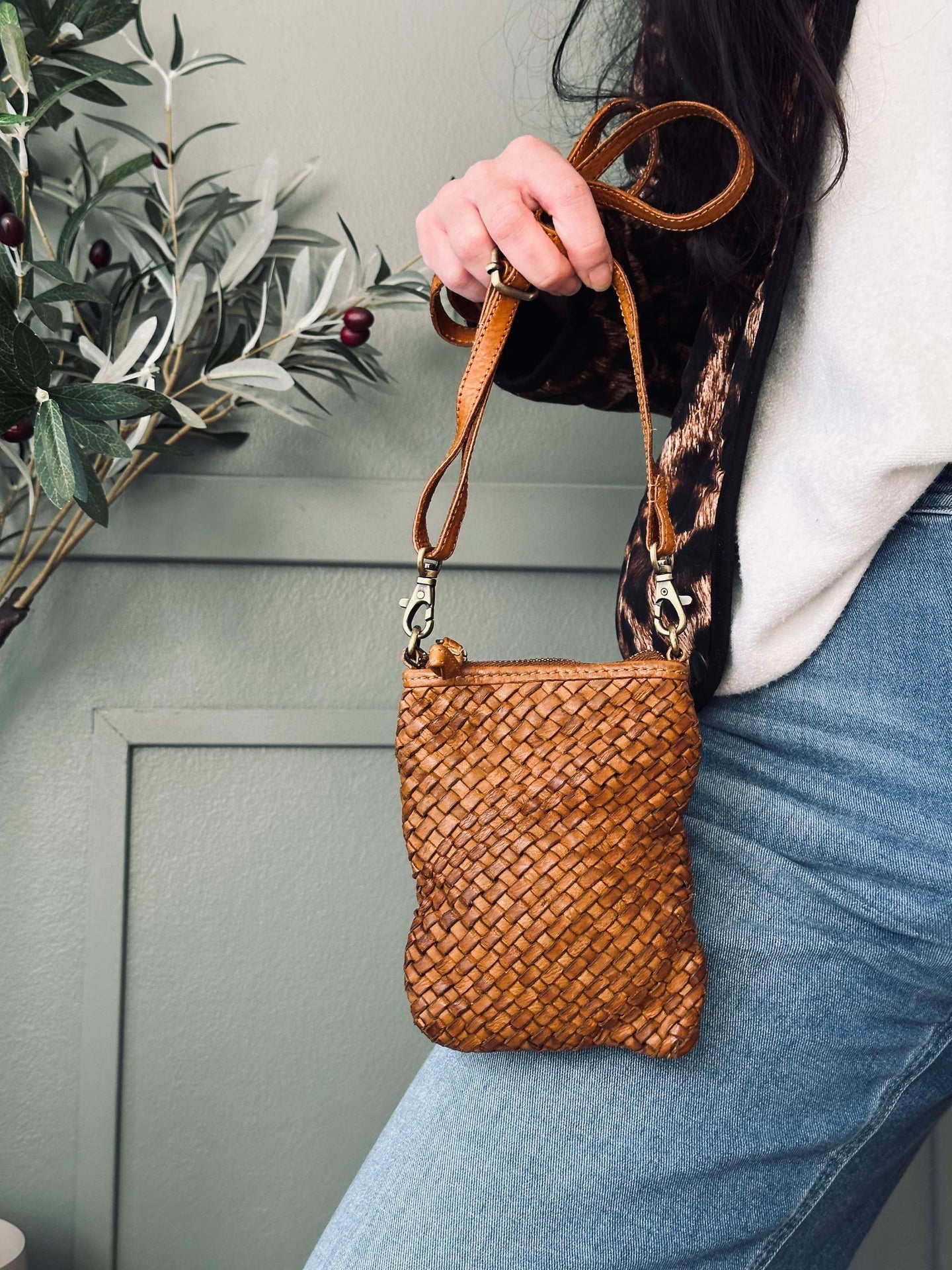 Crossover mobilväska - Miriam Cognac