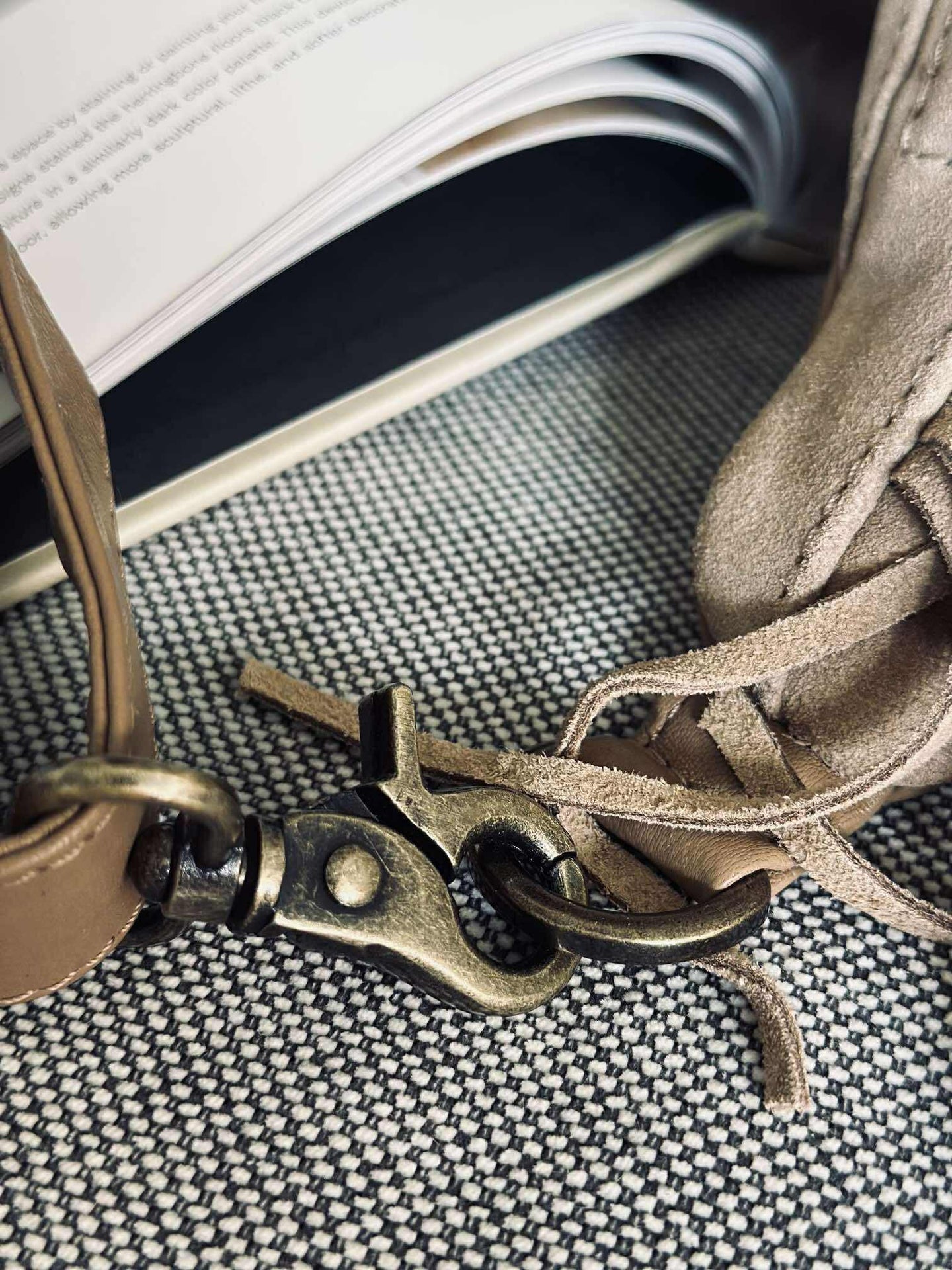 Bumbag med fransar - Sand