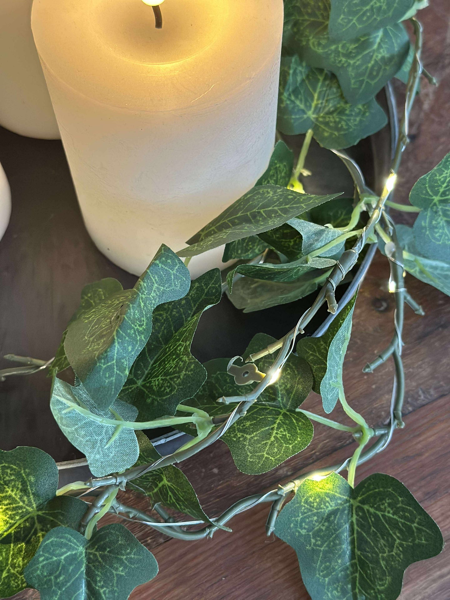 Ljusslinga med gröna murgrönablad - 290cm