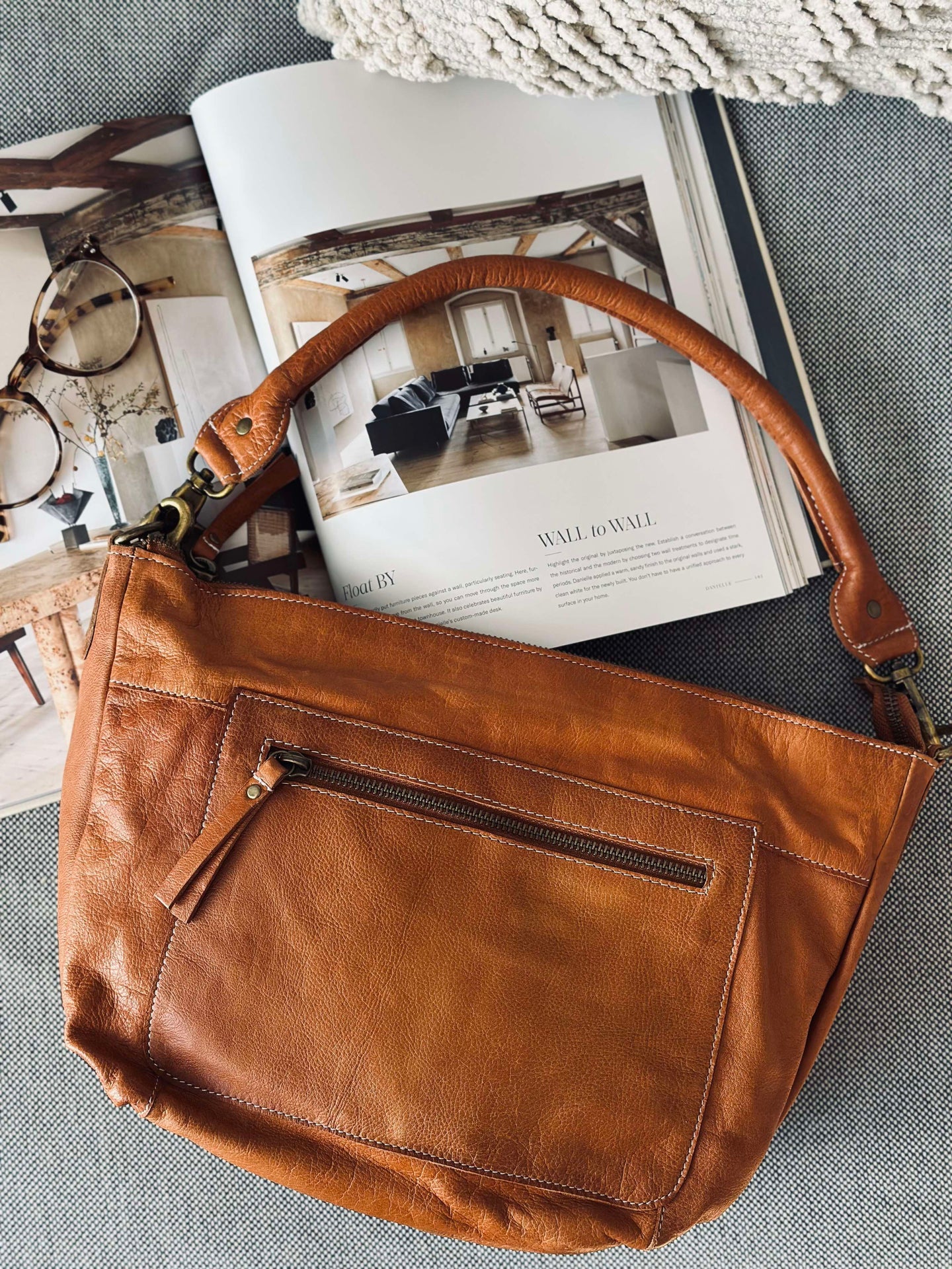 Axelväska Naomi small - Cognac