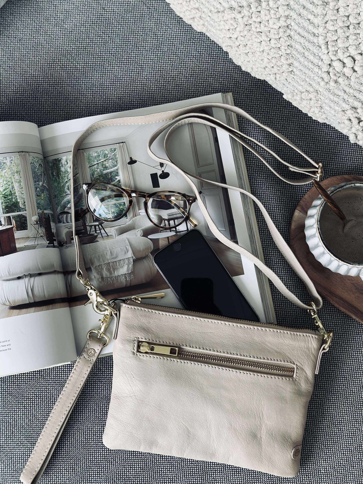 Vacker väska / clutch - Mjuk sand