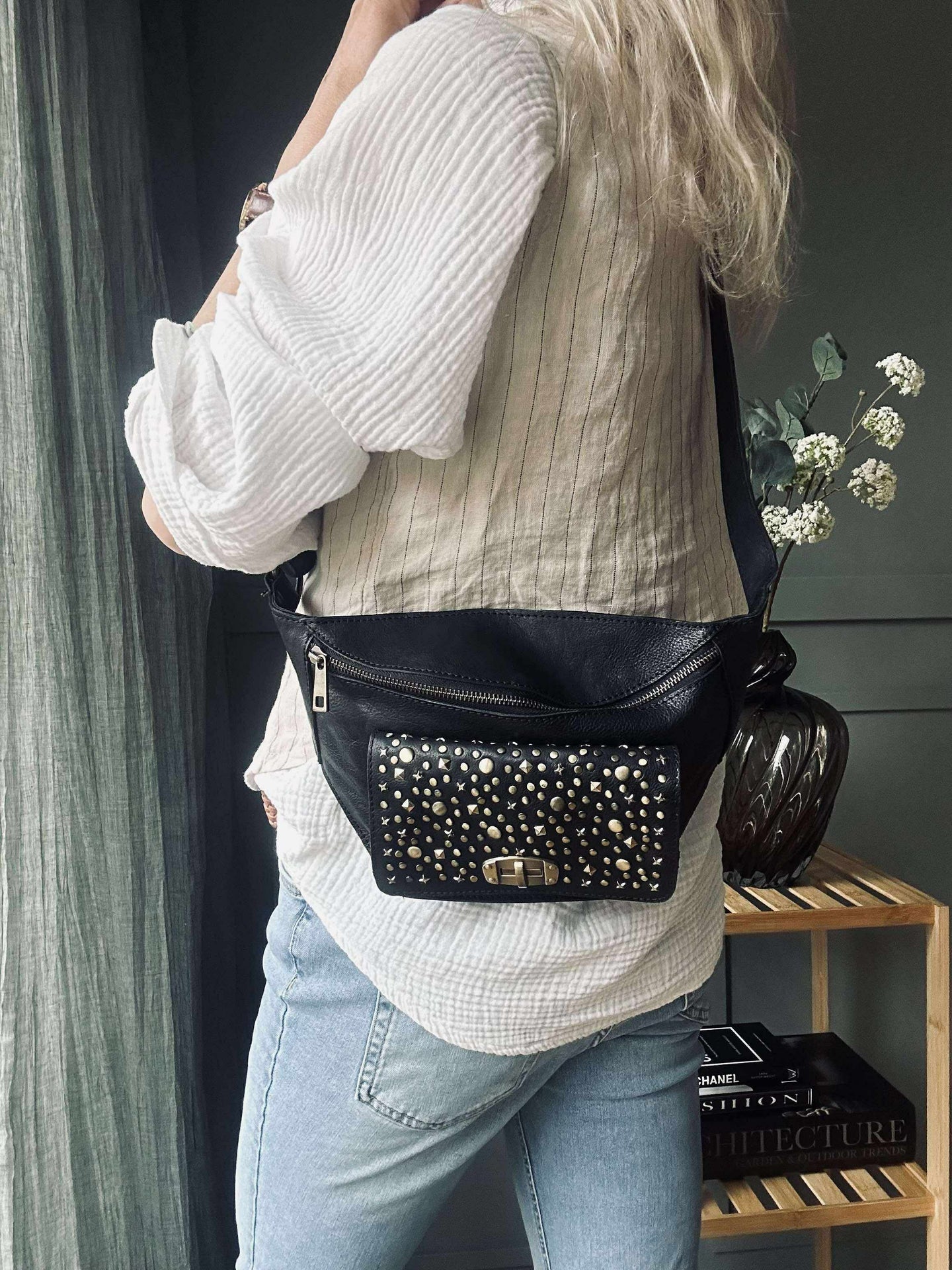 Bumbag med nitar - Black