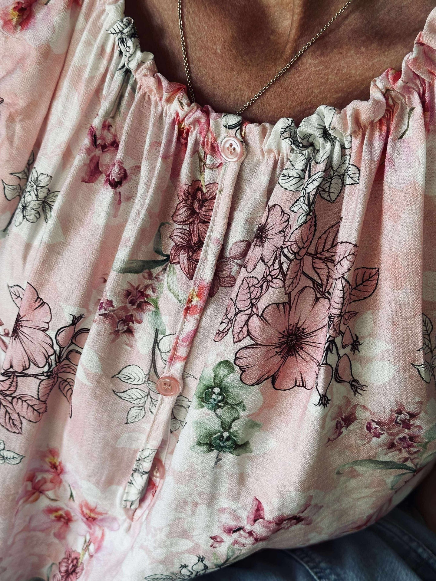 Topp Anika Rose flower