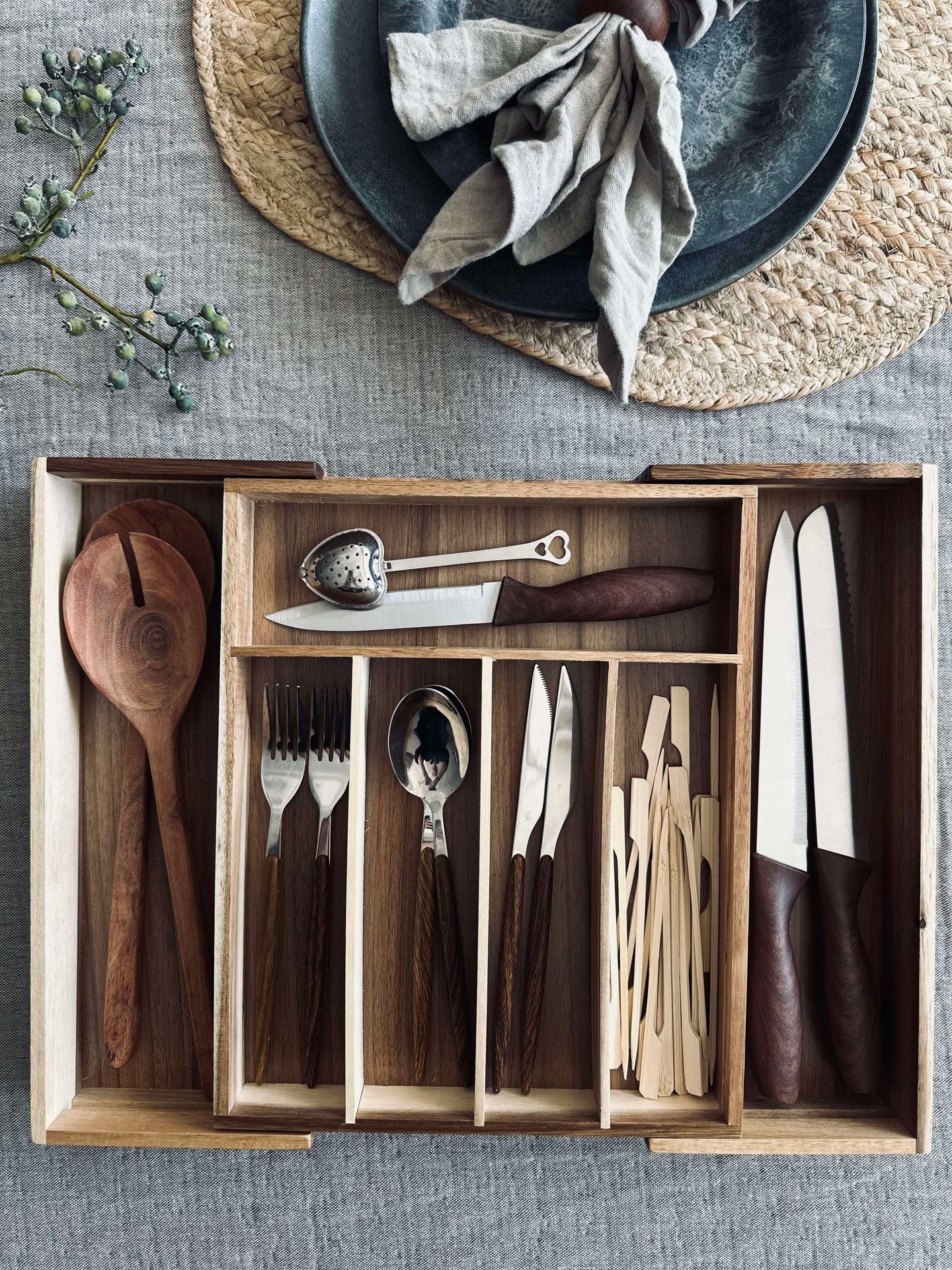 Besticklåda i Akaciaträ - Justerbar