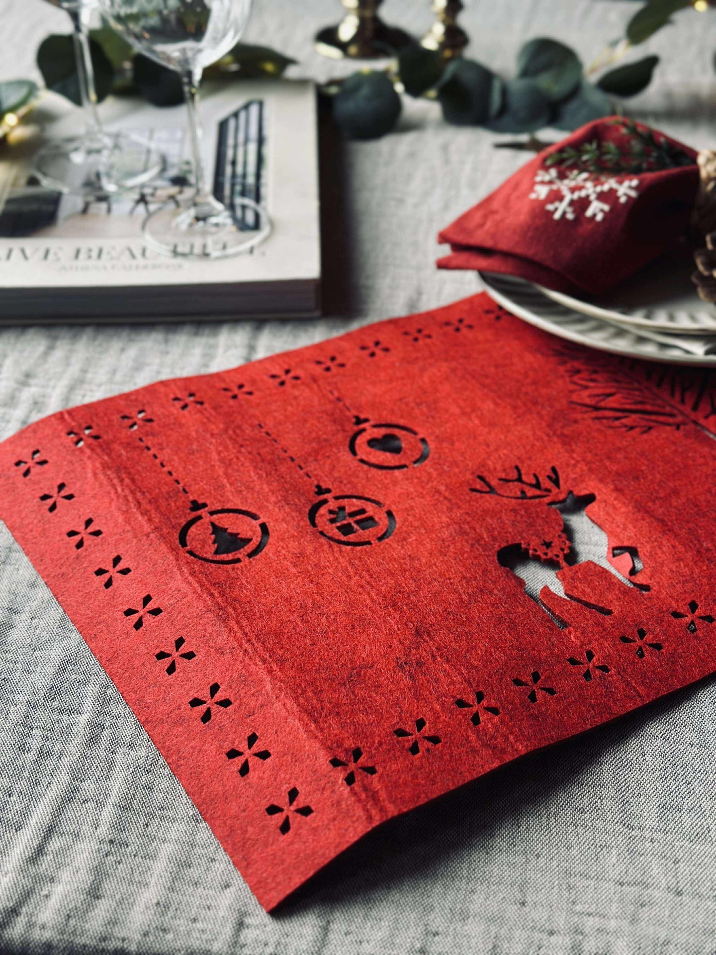 Julbordslöpare - 30x120 cm - Röd filt