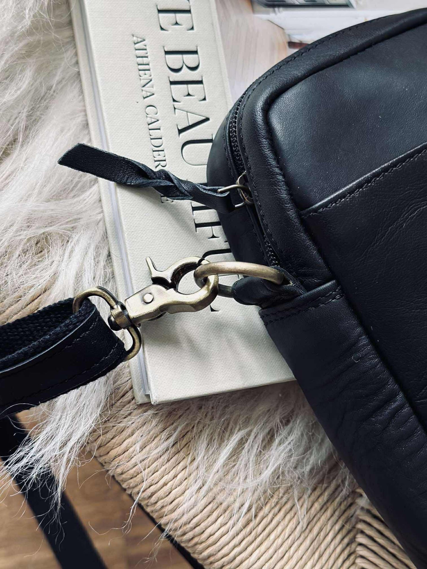 Mobilväska Emma - Svart