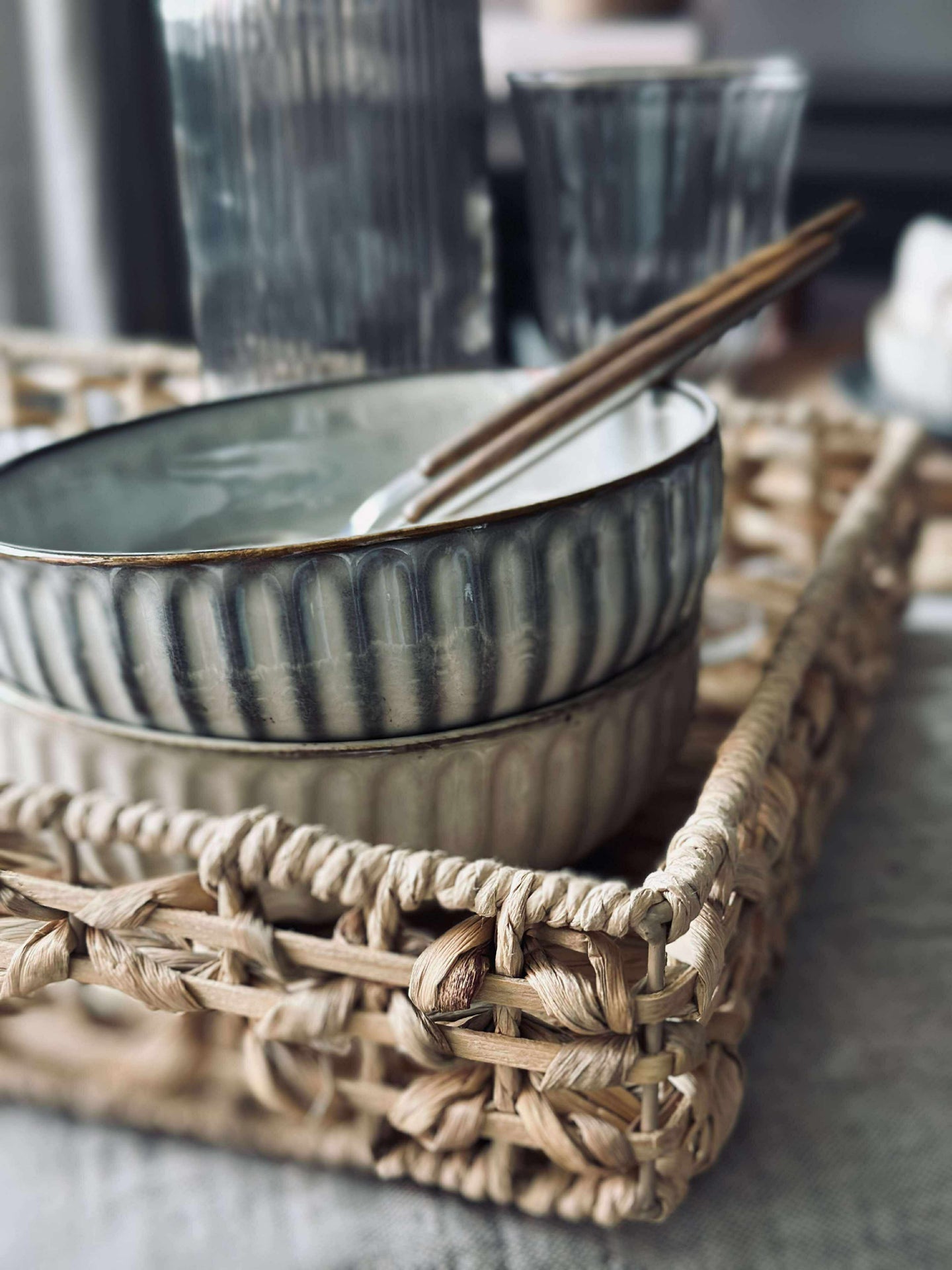 Bricka med kant i vattenhyacint 32cm