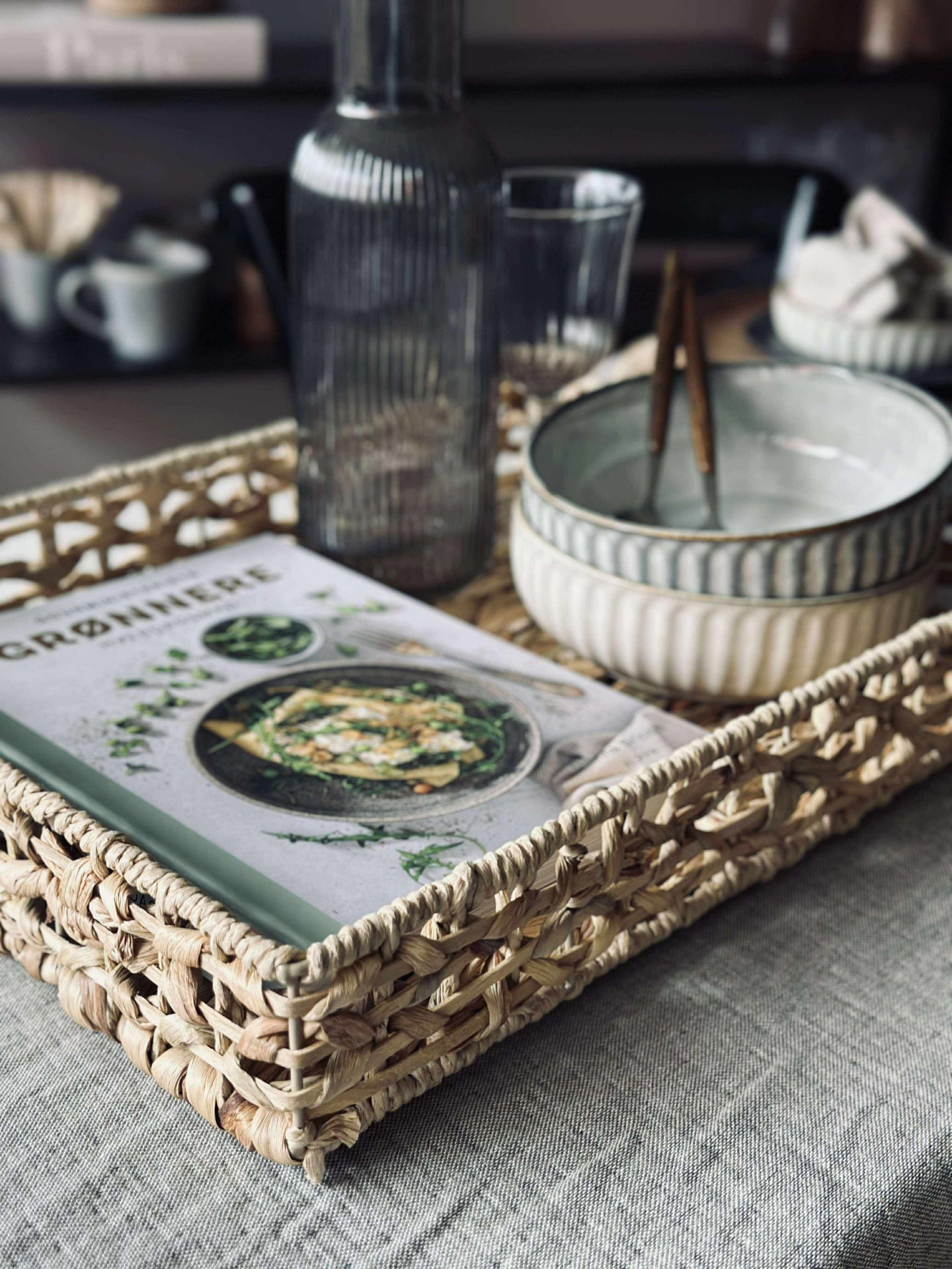 Bricka med kant i vattenhyacint 32cm