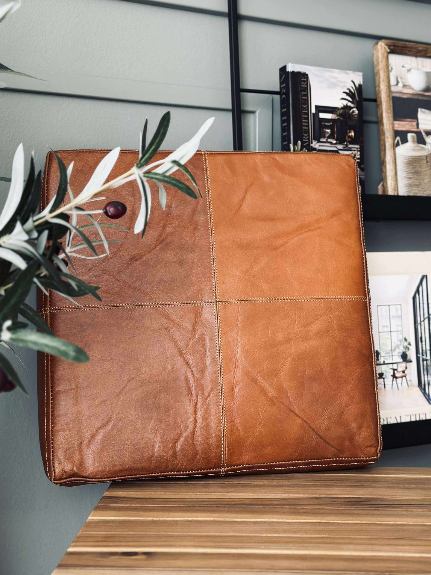 Dyna Tokyo i läder - 40x40 Cognac