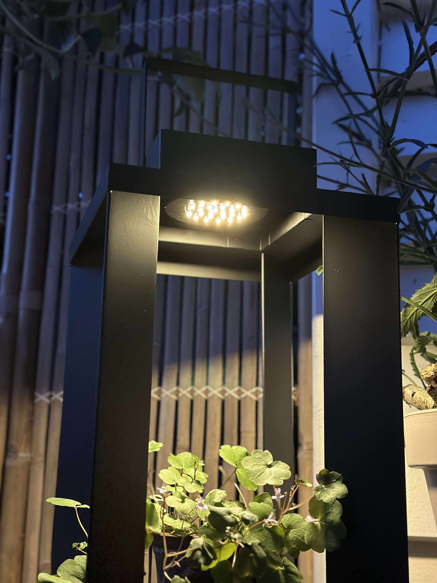 Lykta LUX med solceller