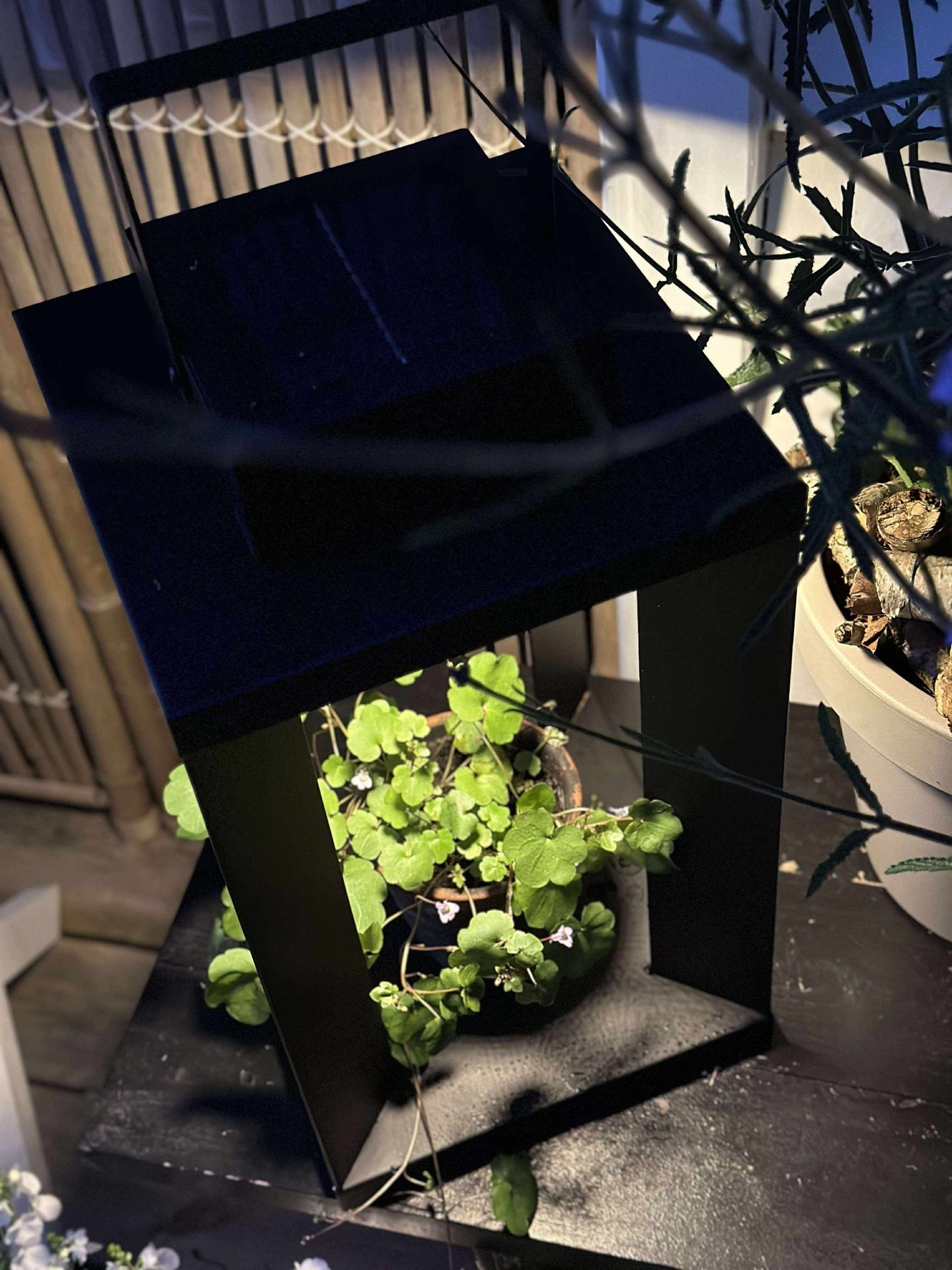 Lykta LUX med solceller