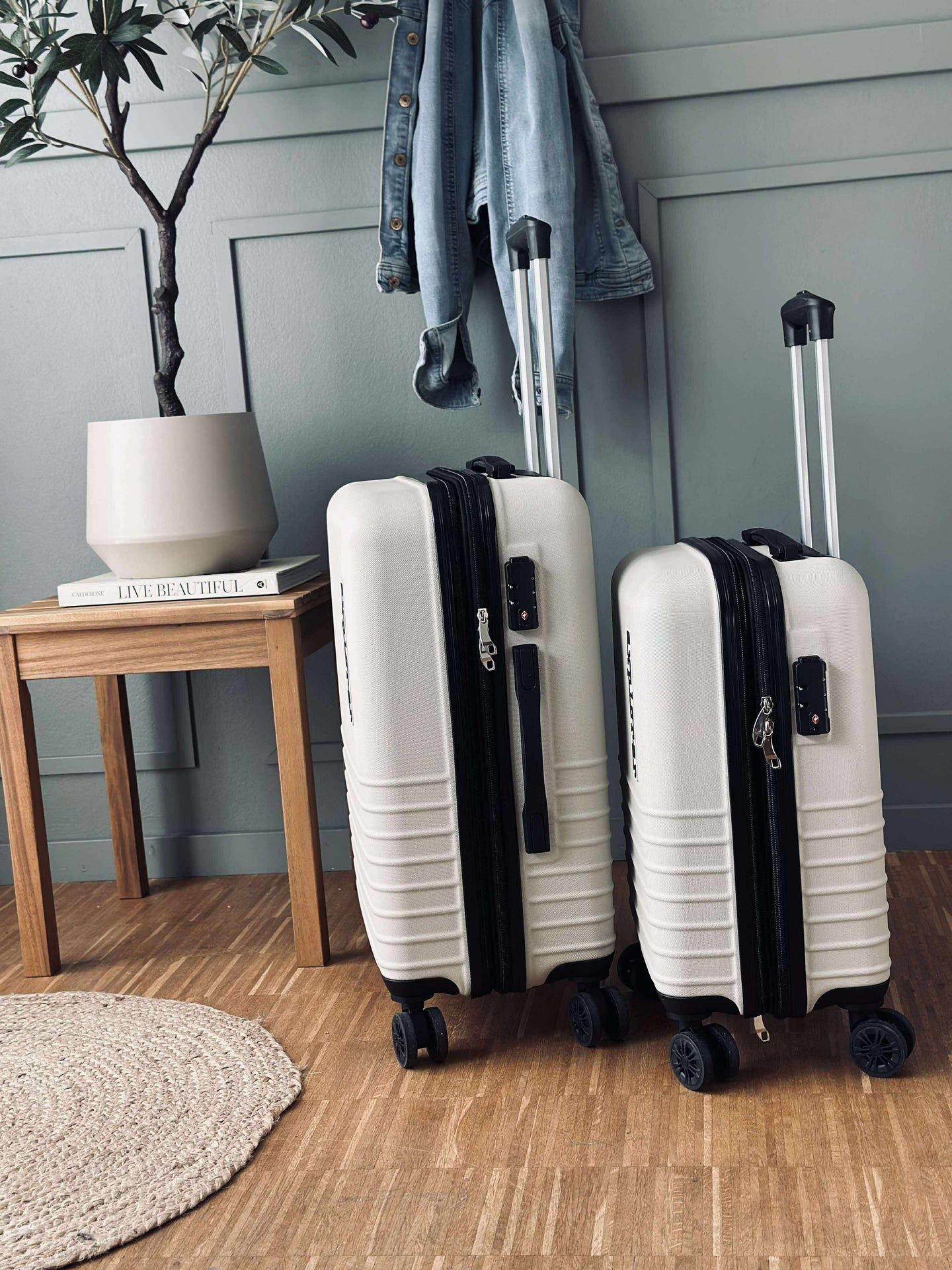 Set med 2 resväskor – Beige