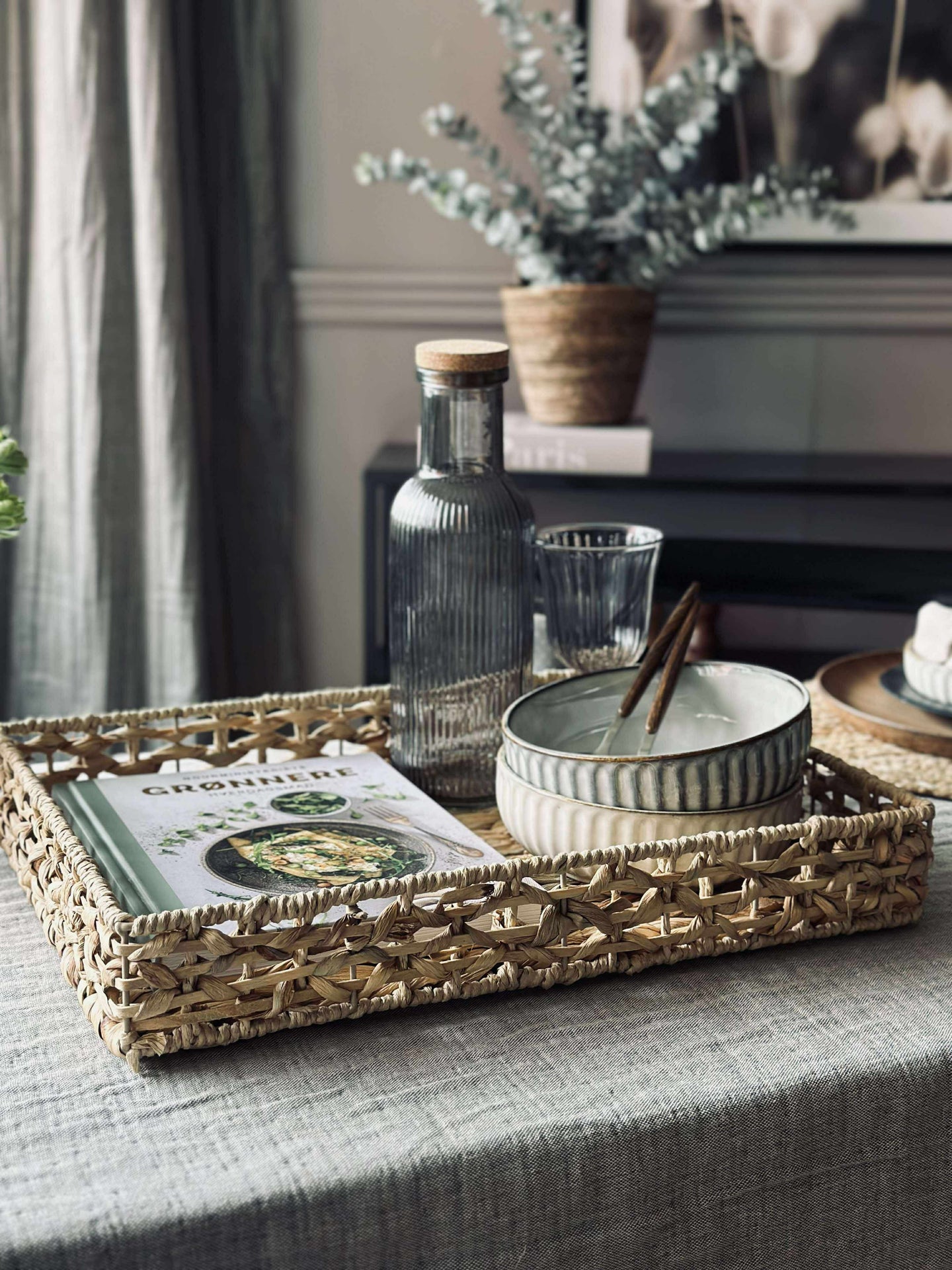 Bricka med kant i vattenhyacint 32cm