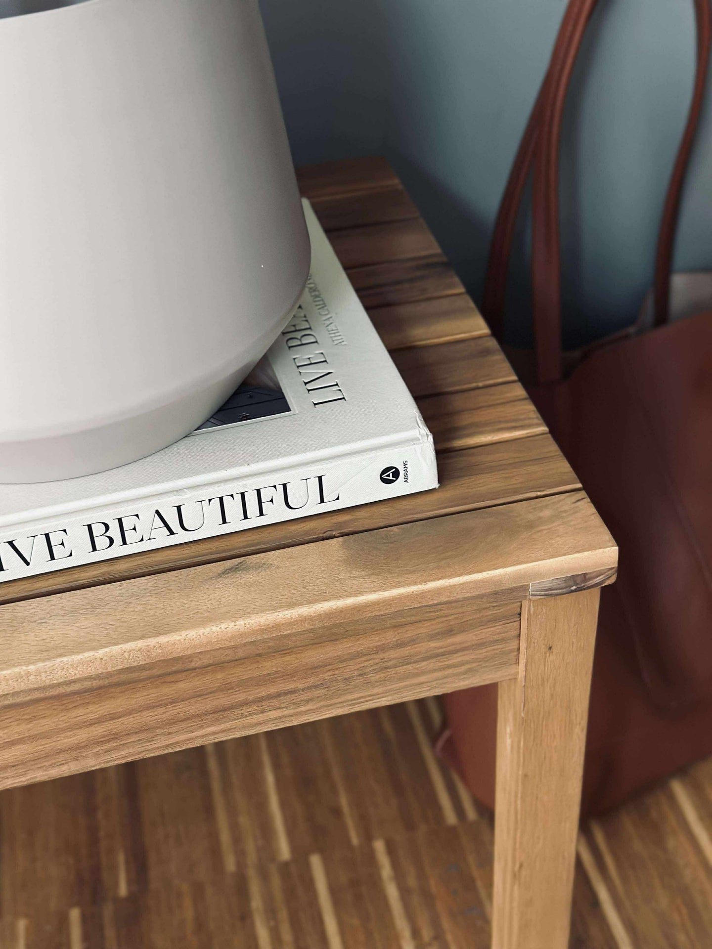 Pall - akacia för inomhus / utomhus