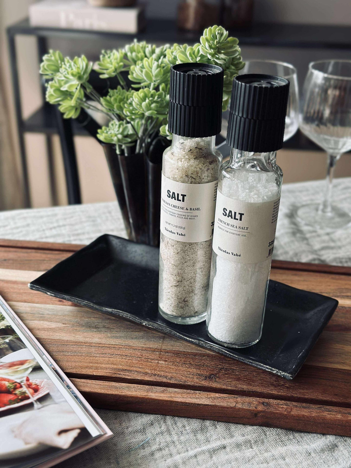 Fat i stengods – Svart