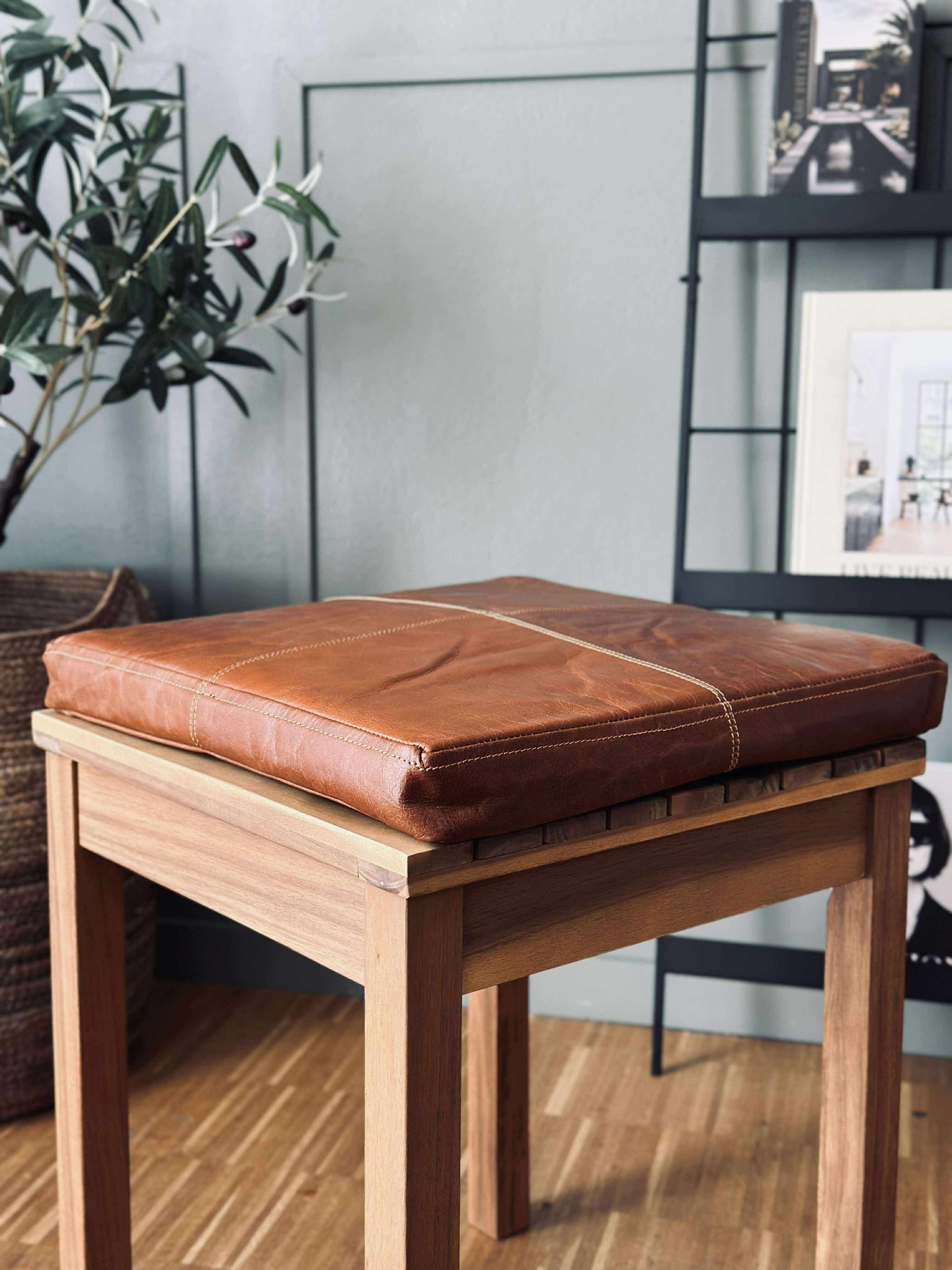 Dyna Tokyo i läder - 40x40 Cognac