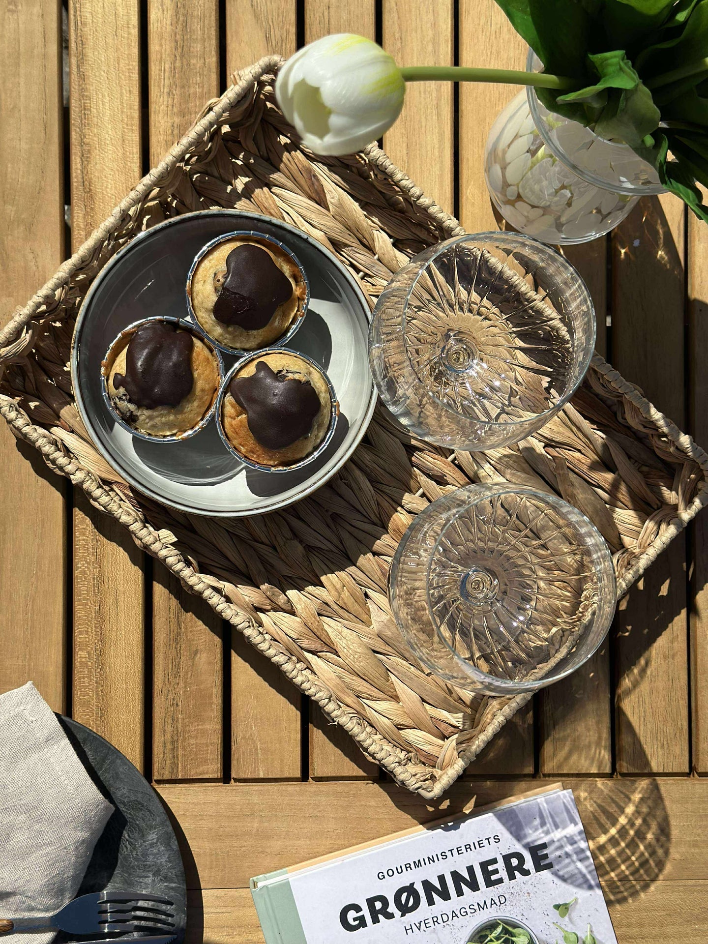 Bricka med kant i vattenhyacint