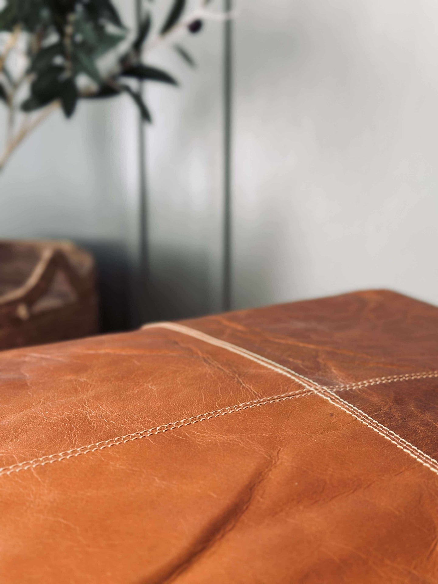 Dyna Tokyo i läder - 40x40 Cognac