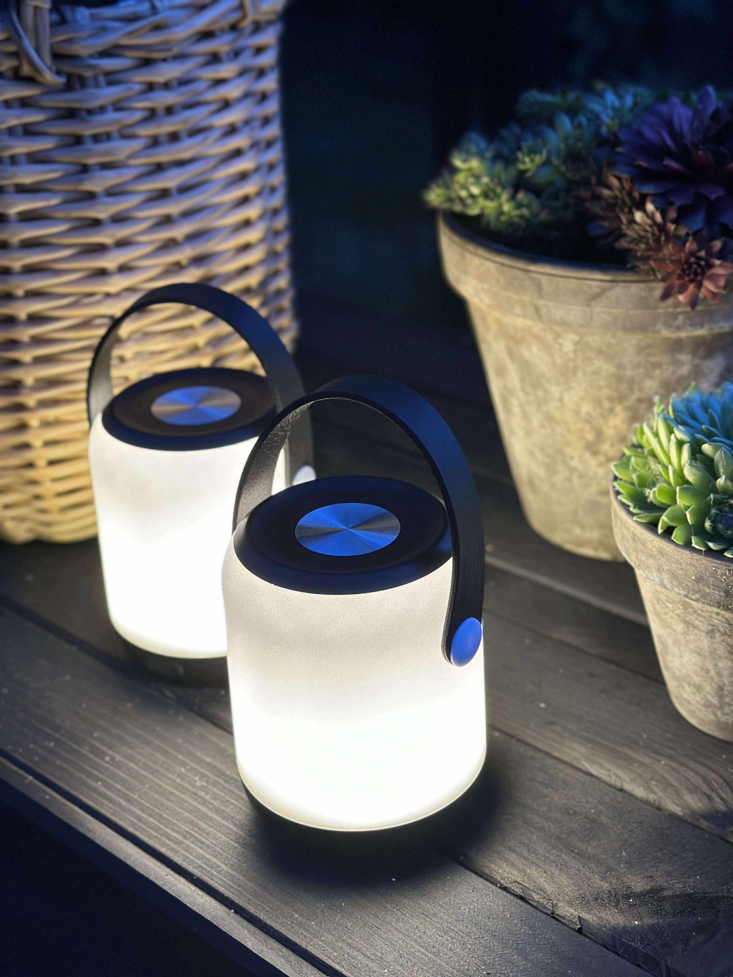 LED-touchlykta med stropp