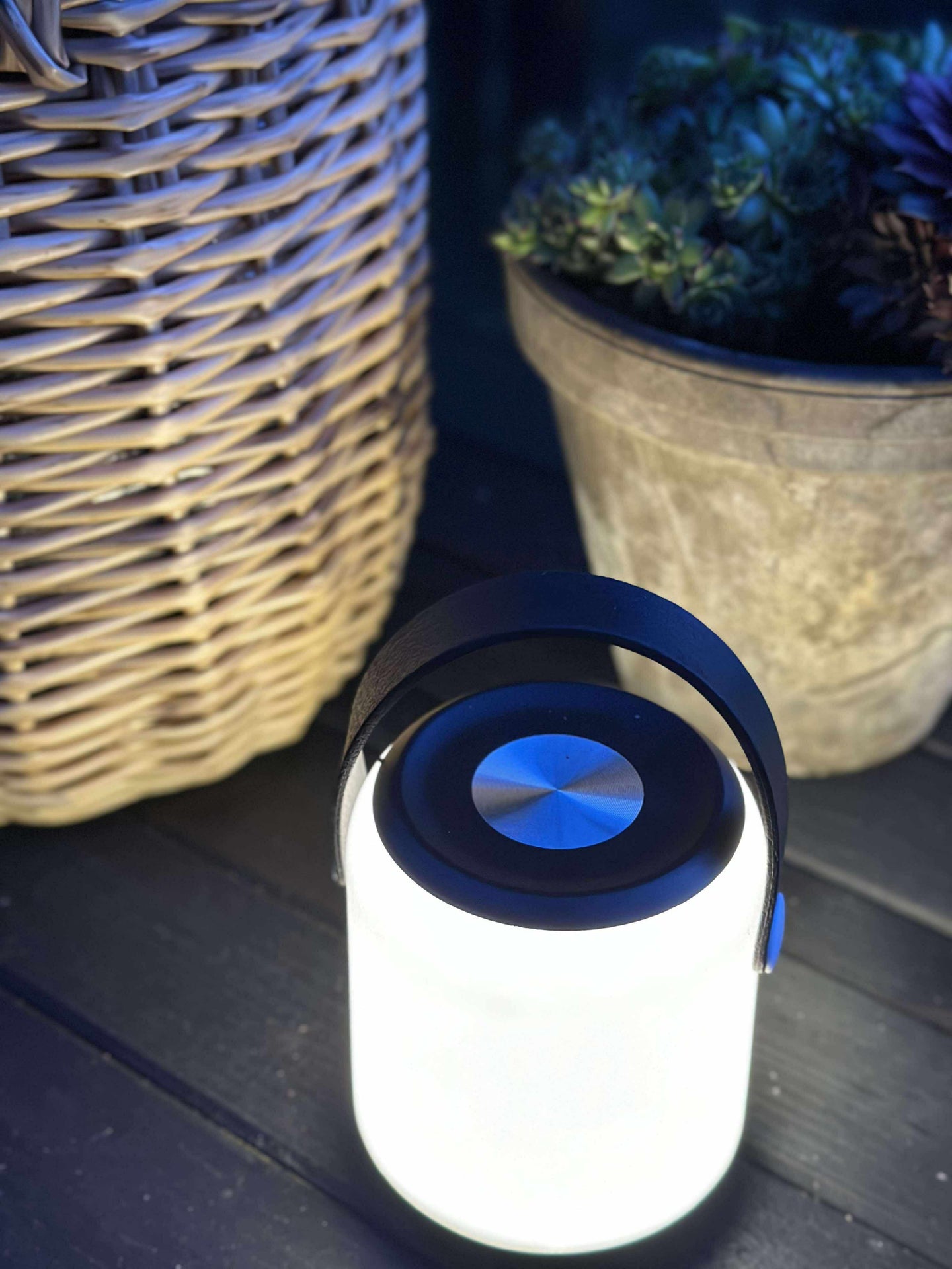 LED-touchlykta med stropp