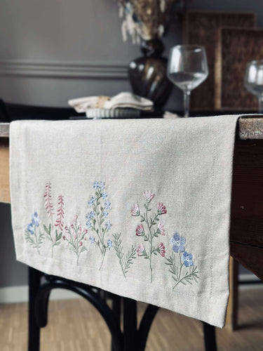 Bordslöpare blomsterbroderi - Linneutseende