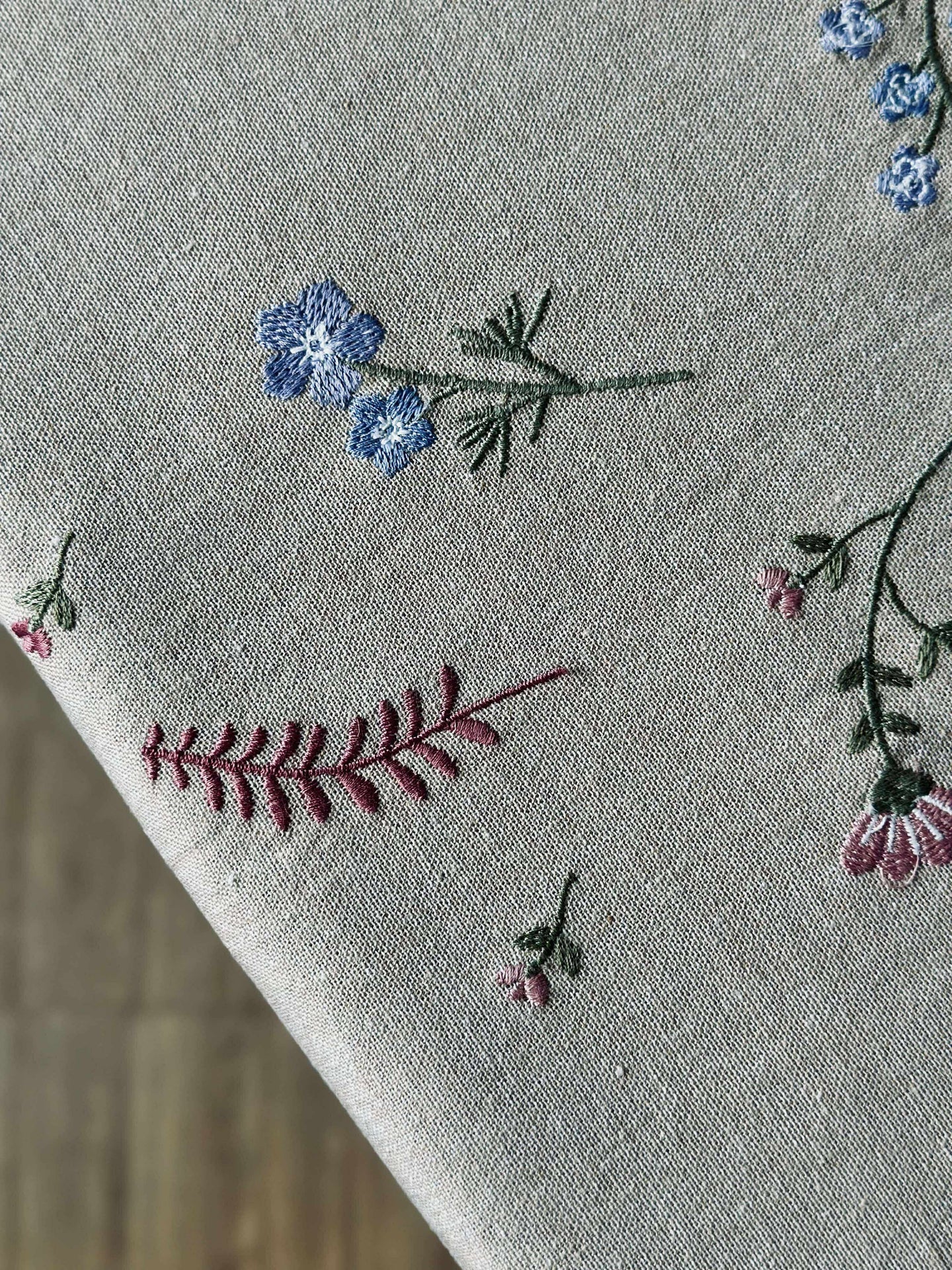 Duk blomsterbroderi - Linneutseende