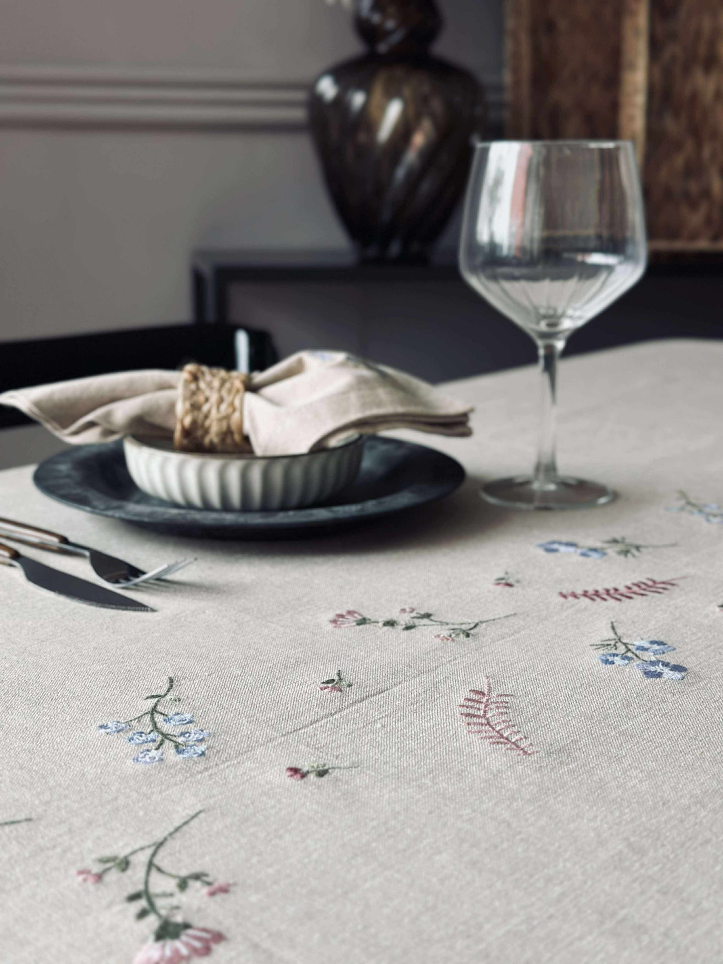 Duk blomsterbroderi - Linneutseende