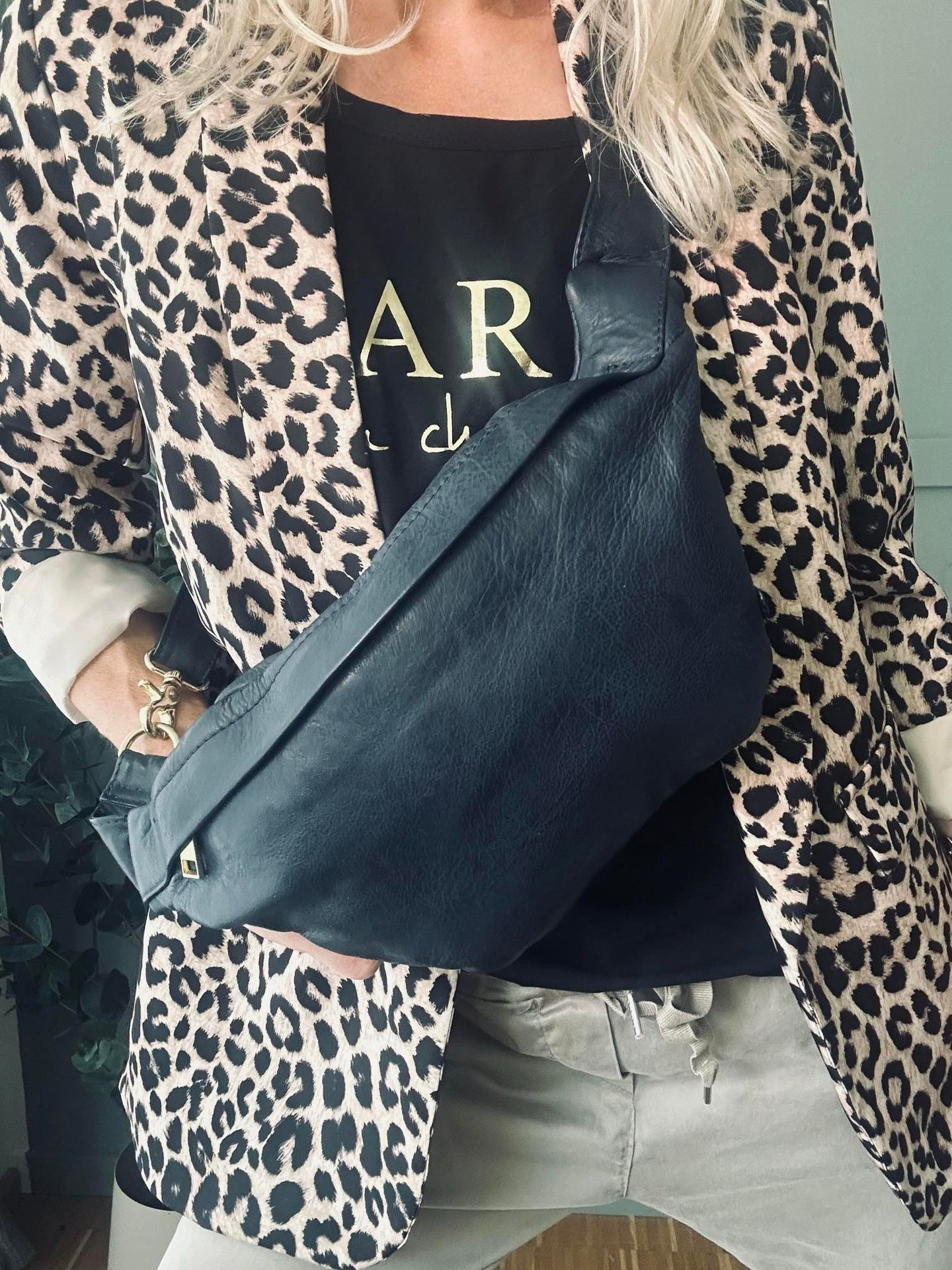 Cool Buffy Bumbag i smörmjukt läder - Midnattblå