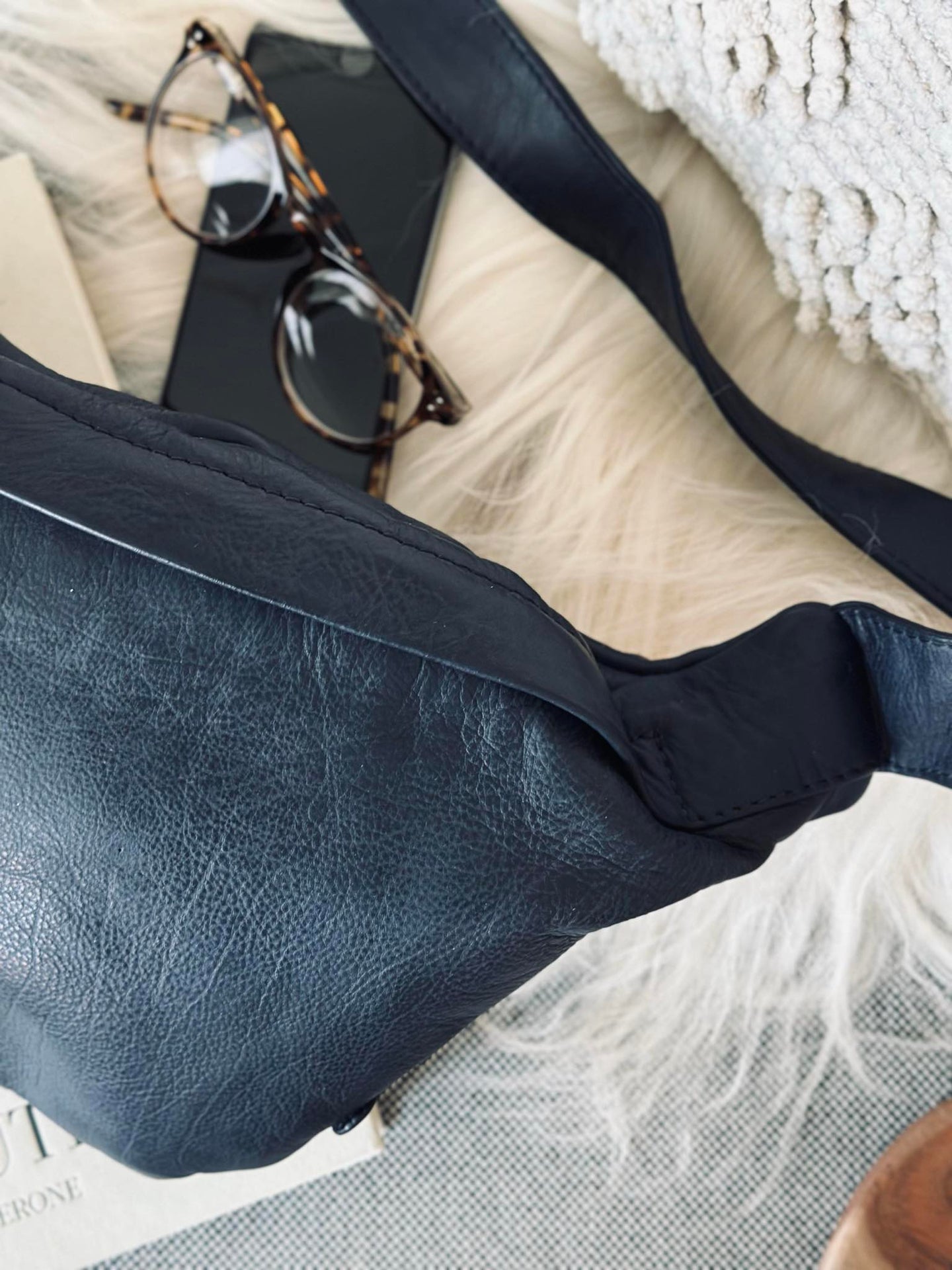 Cool Buffy Bumbag i smörmjukt läder - Midnattblå