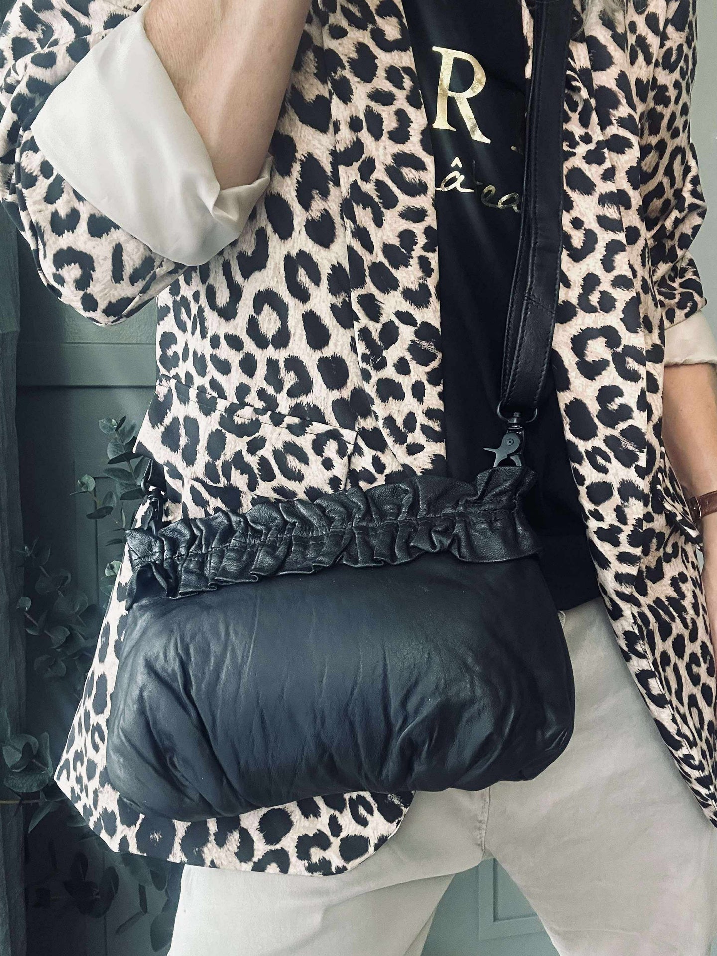 Clutch med volanger Nero