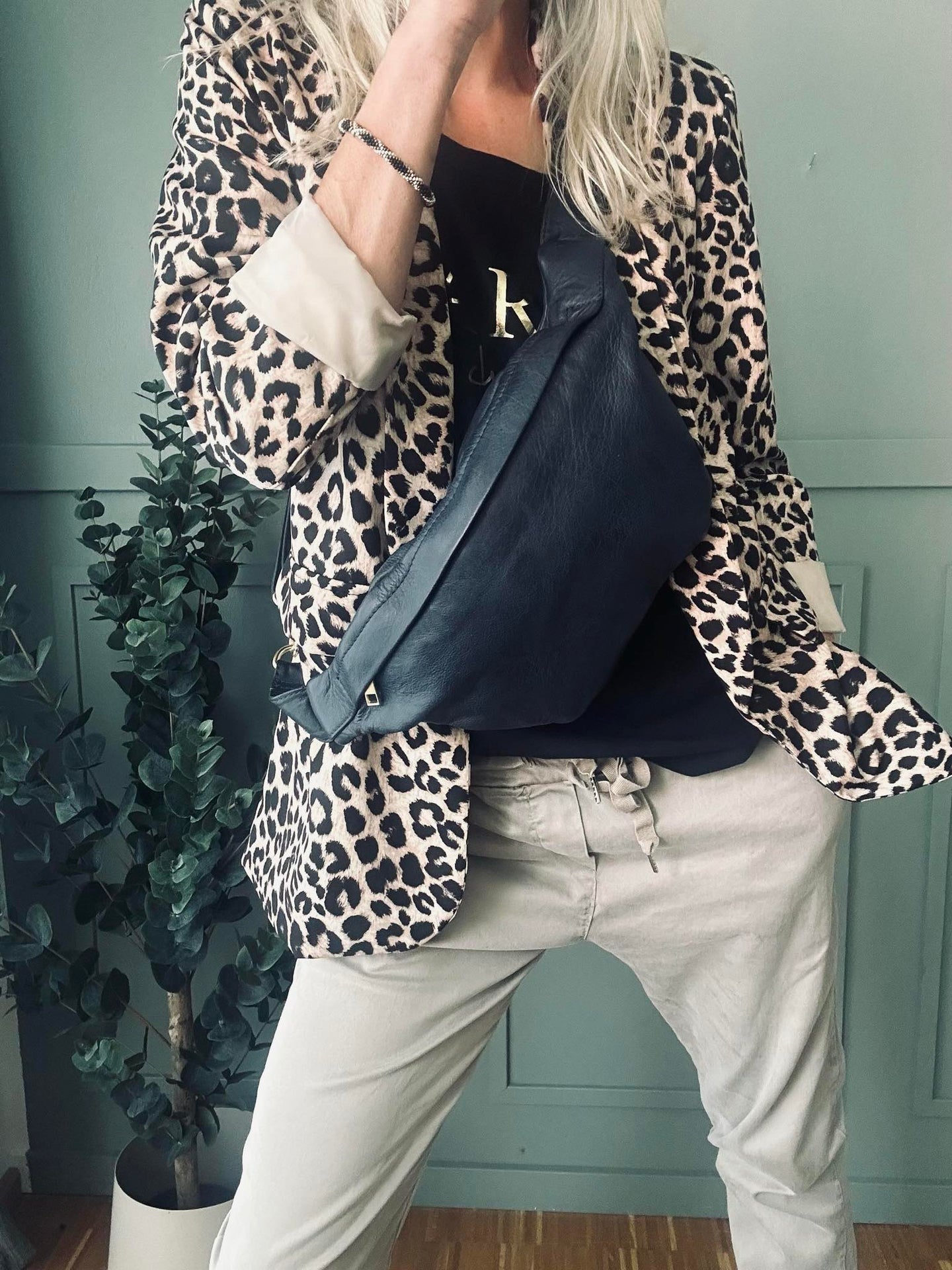 Cool Buffy Bumbag i smörmjukt läder - Midnattblå