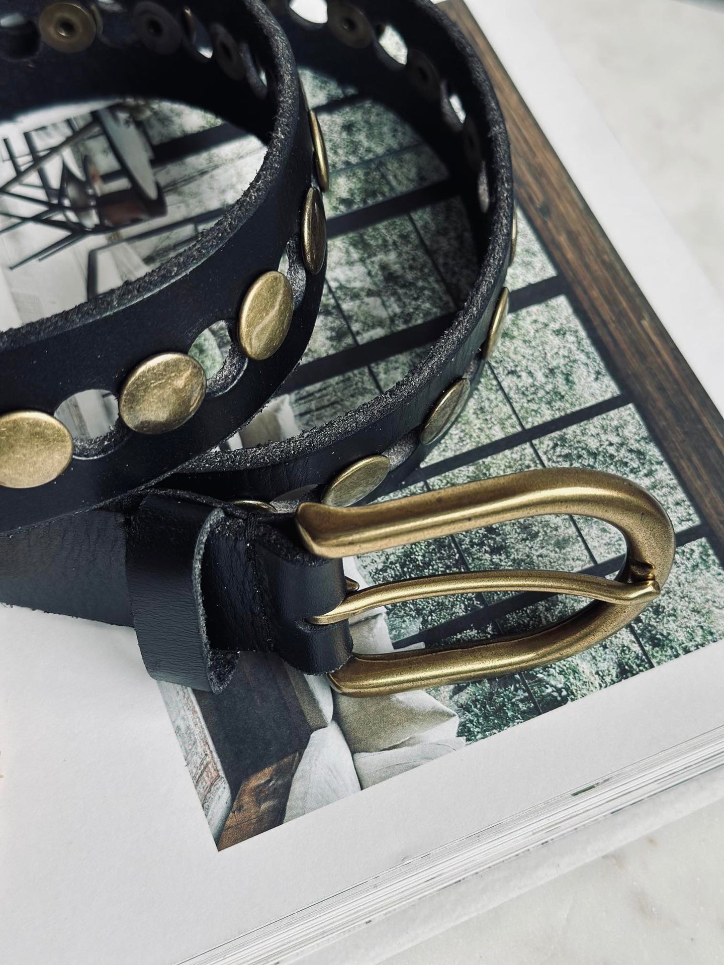 Jeansbälte dekorerat med nitar - Svart