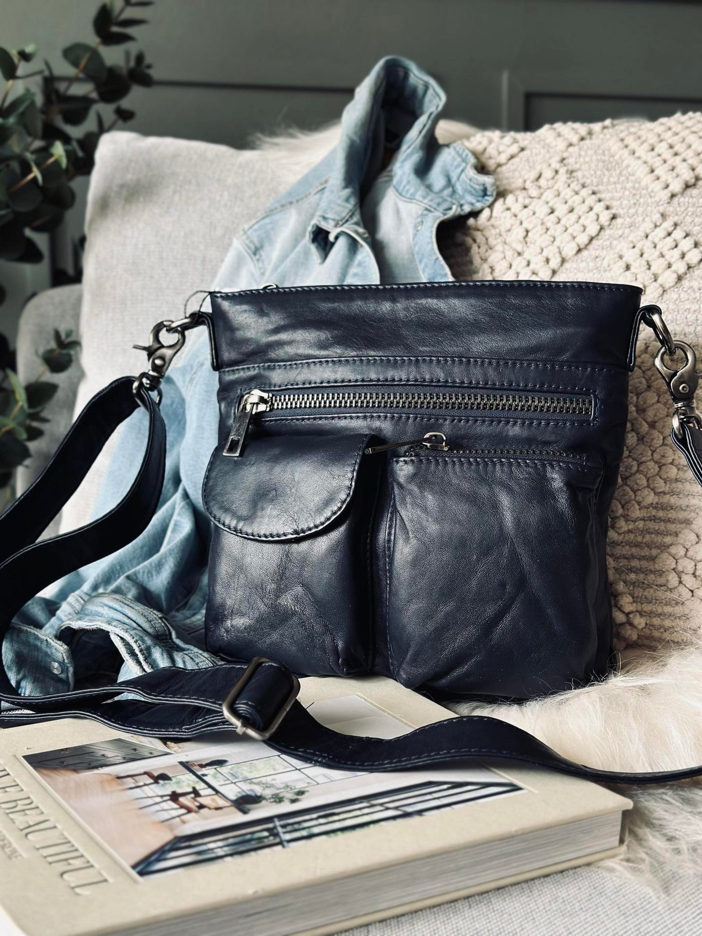 Crossbody NAVY - Ultra mjuk