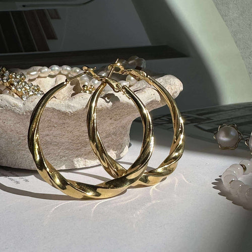 Jayden förgyllda örhängen