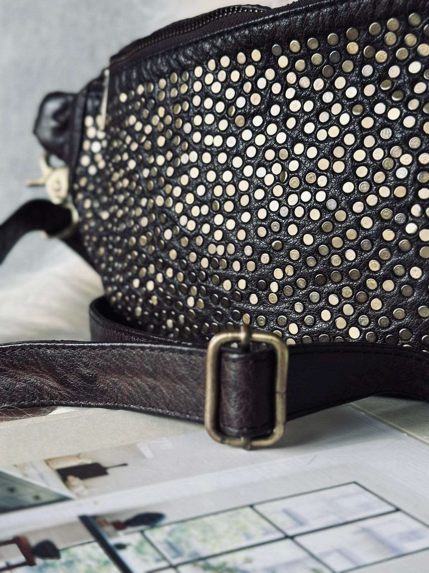 Bumbag Deluxe med nitar - Brun