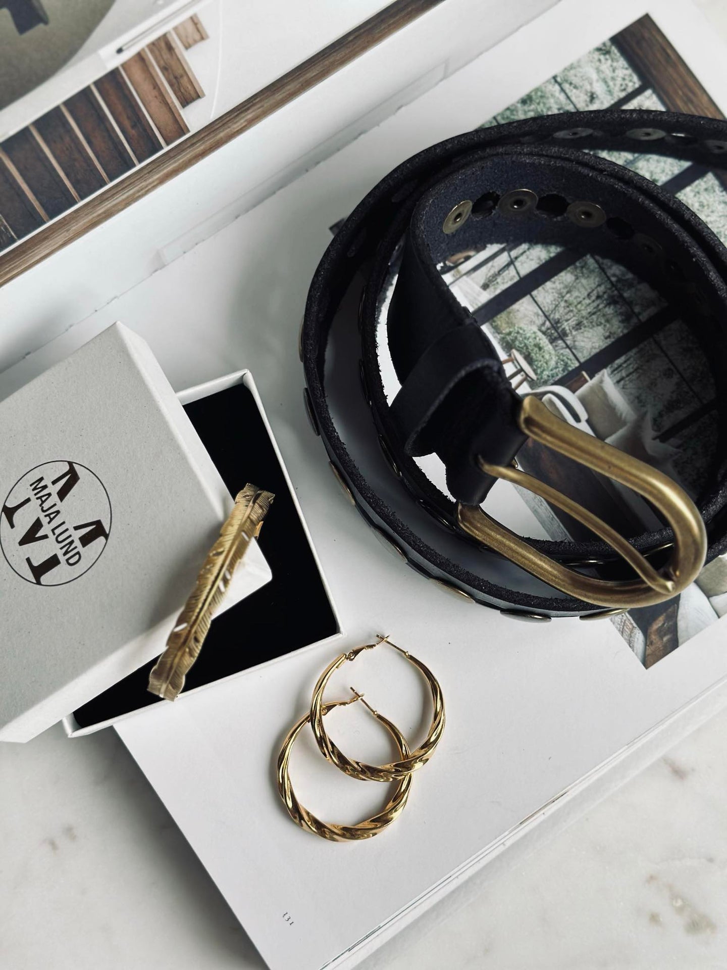 Jeansbälte dekorerat med nitar - Svart