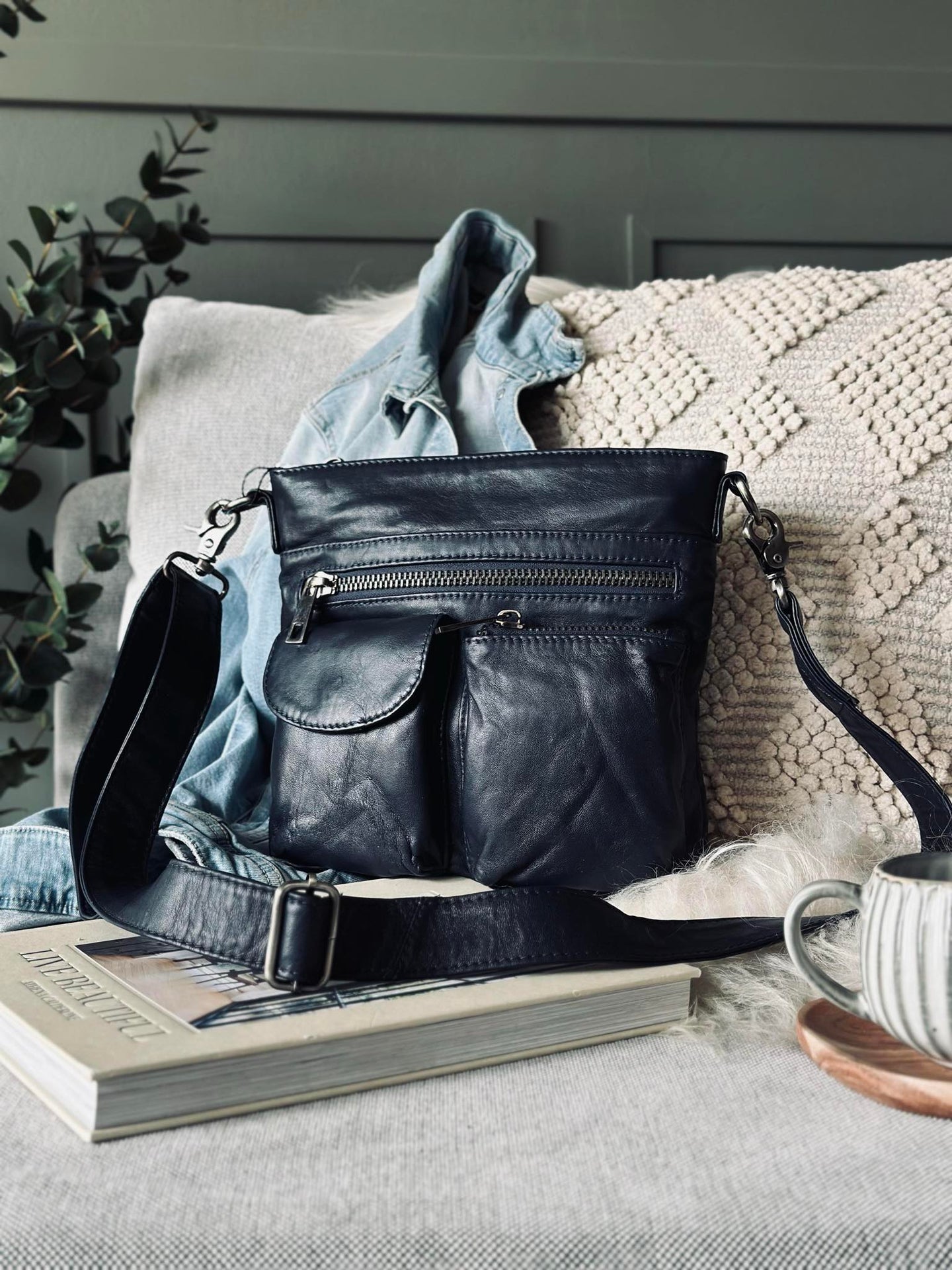 Crossbody NAVY - Ultra mjuk