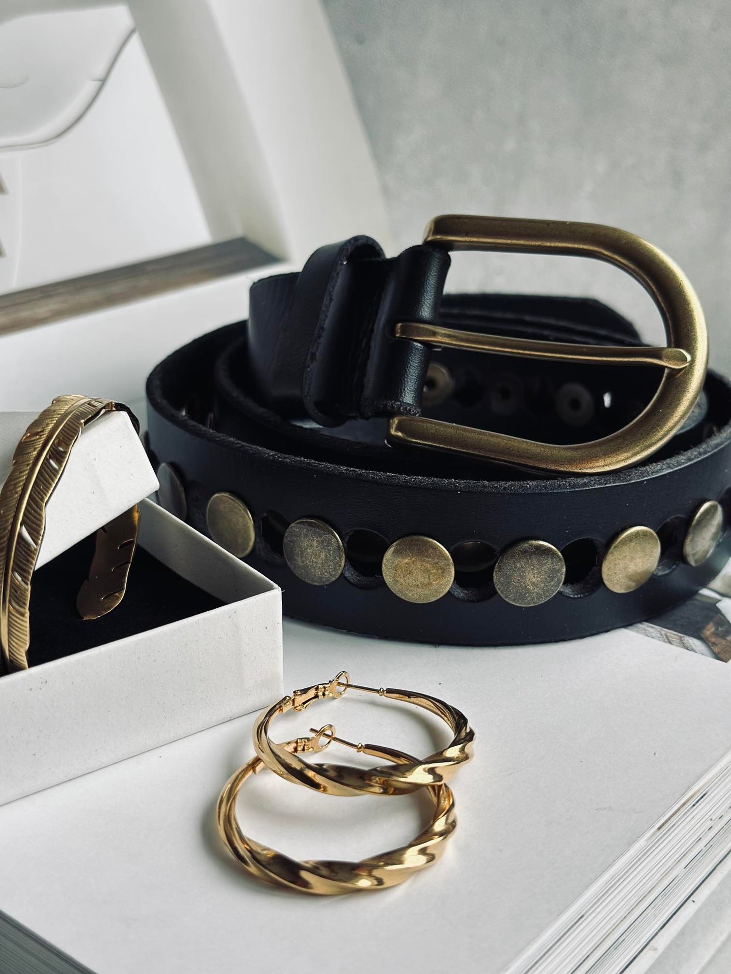 Jeansbälte dekorerat med nitar - Svart