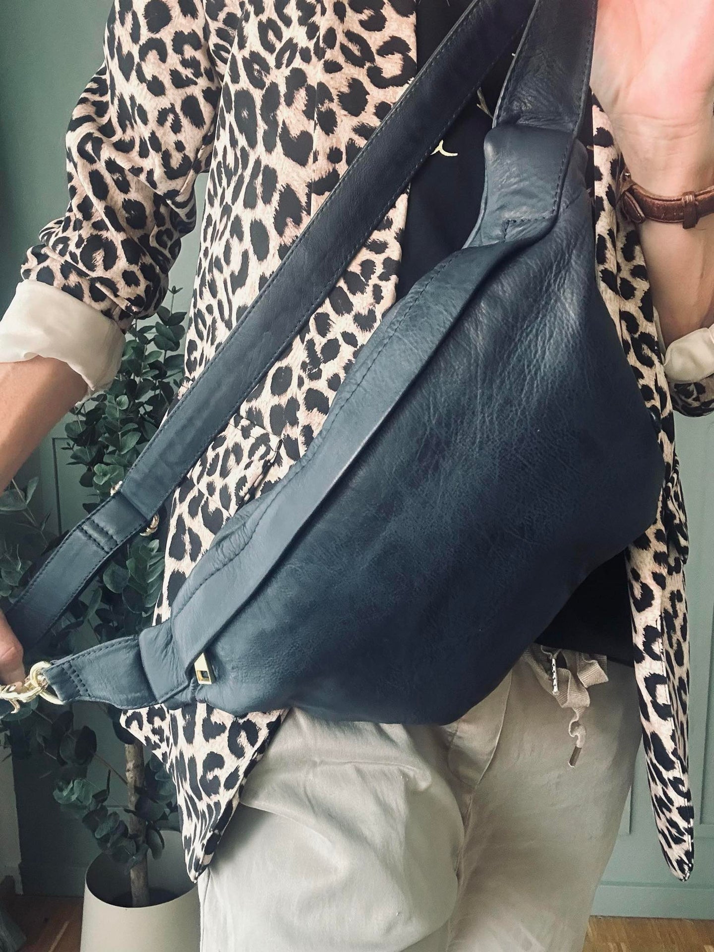 Cool Buffy Bumbag i smörmjukt läder - Midnattblå