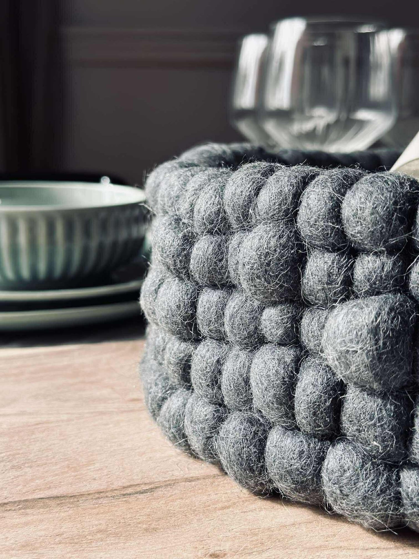 Korg i ull - Grå