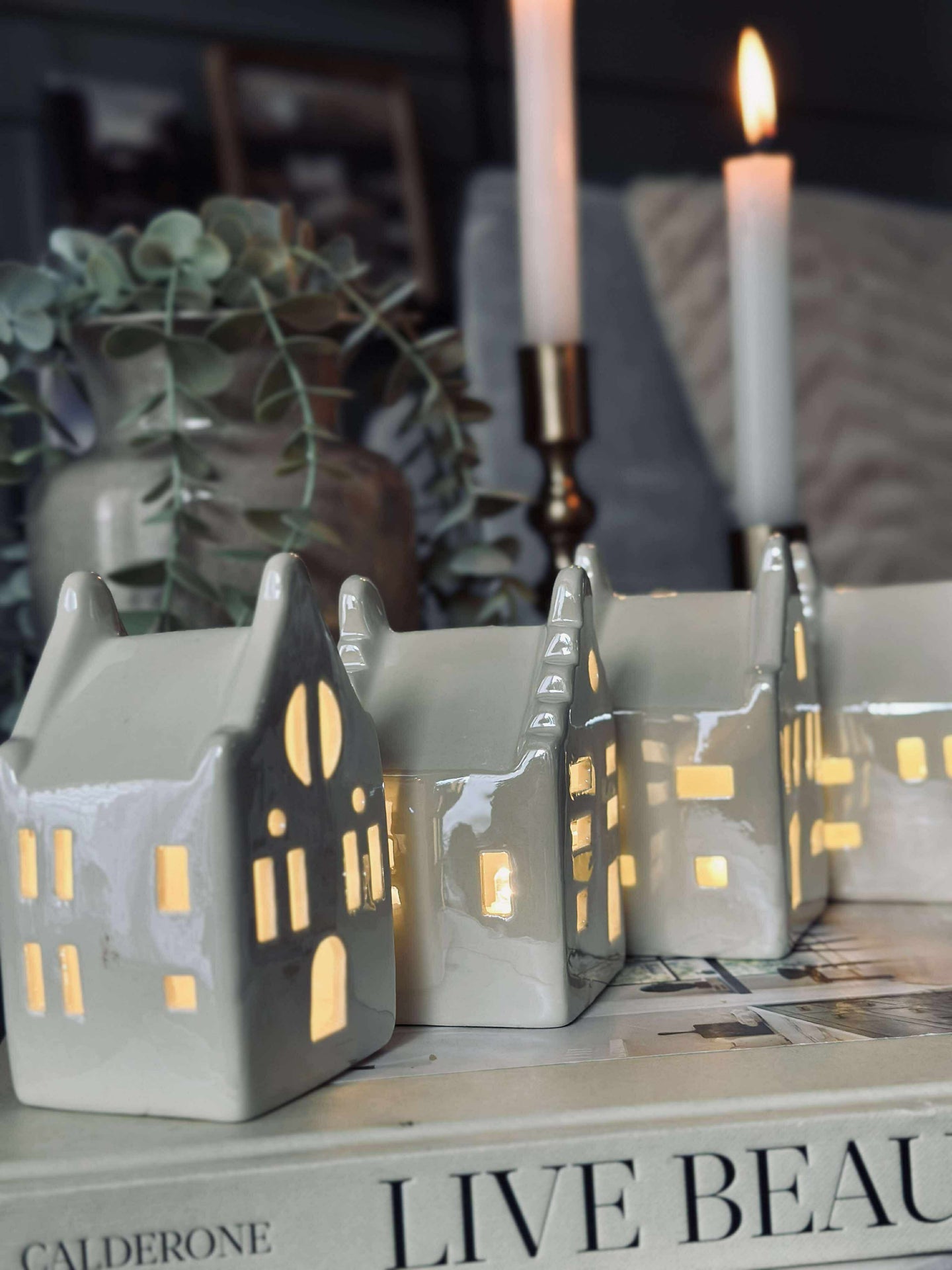 Lyshus med LED - WHITE MIX