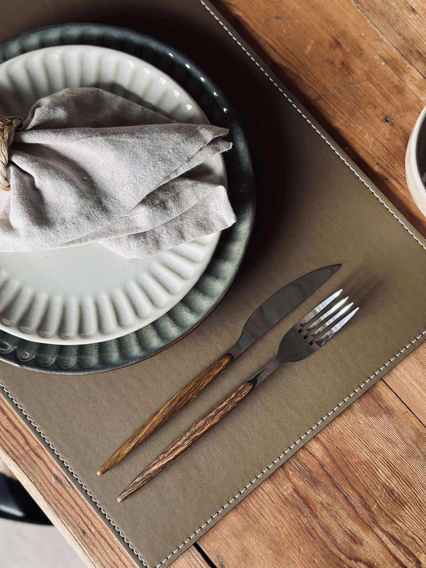 Bordstablett - 30x45 Hasselnöt