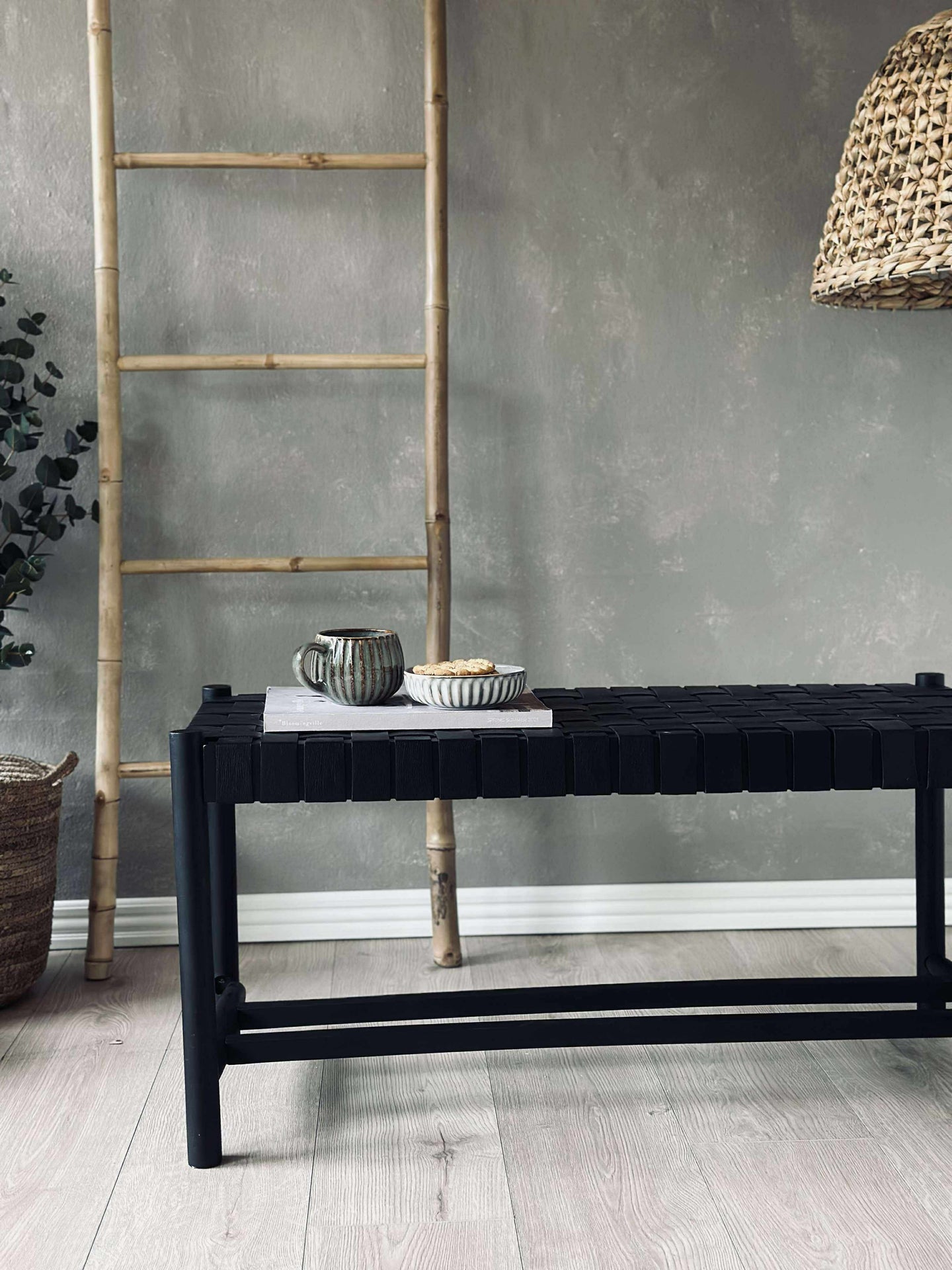 Bänk med flätad sits - Svart läder