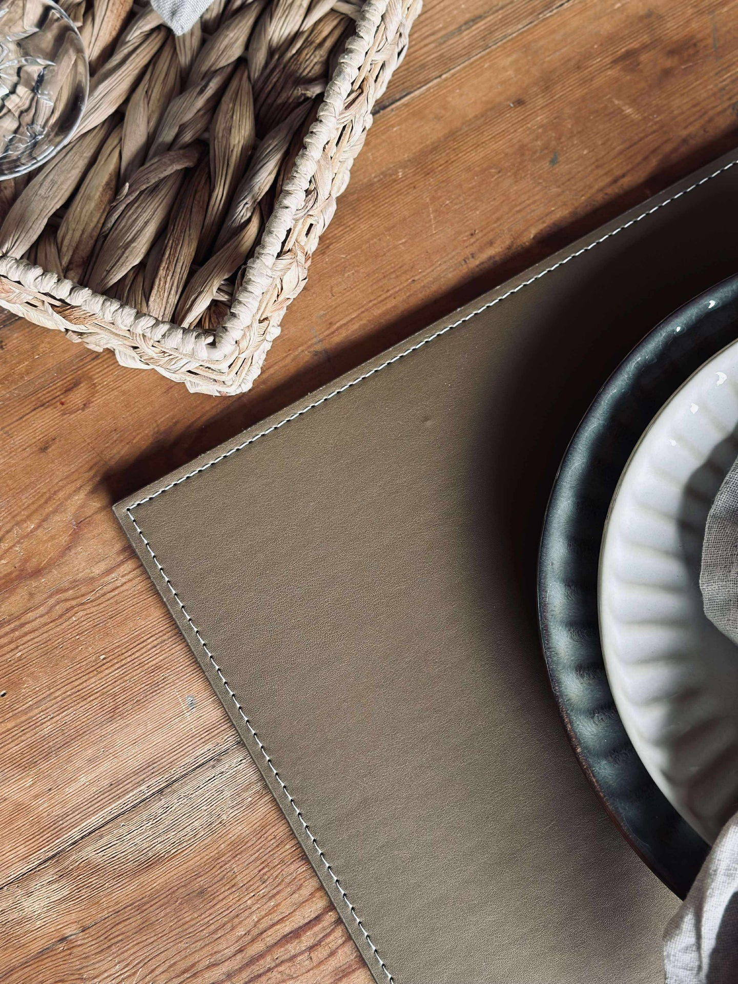 Bordstablett - 30x45 Hasselnöt