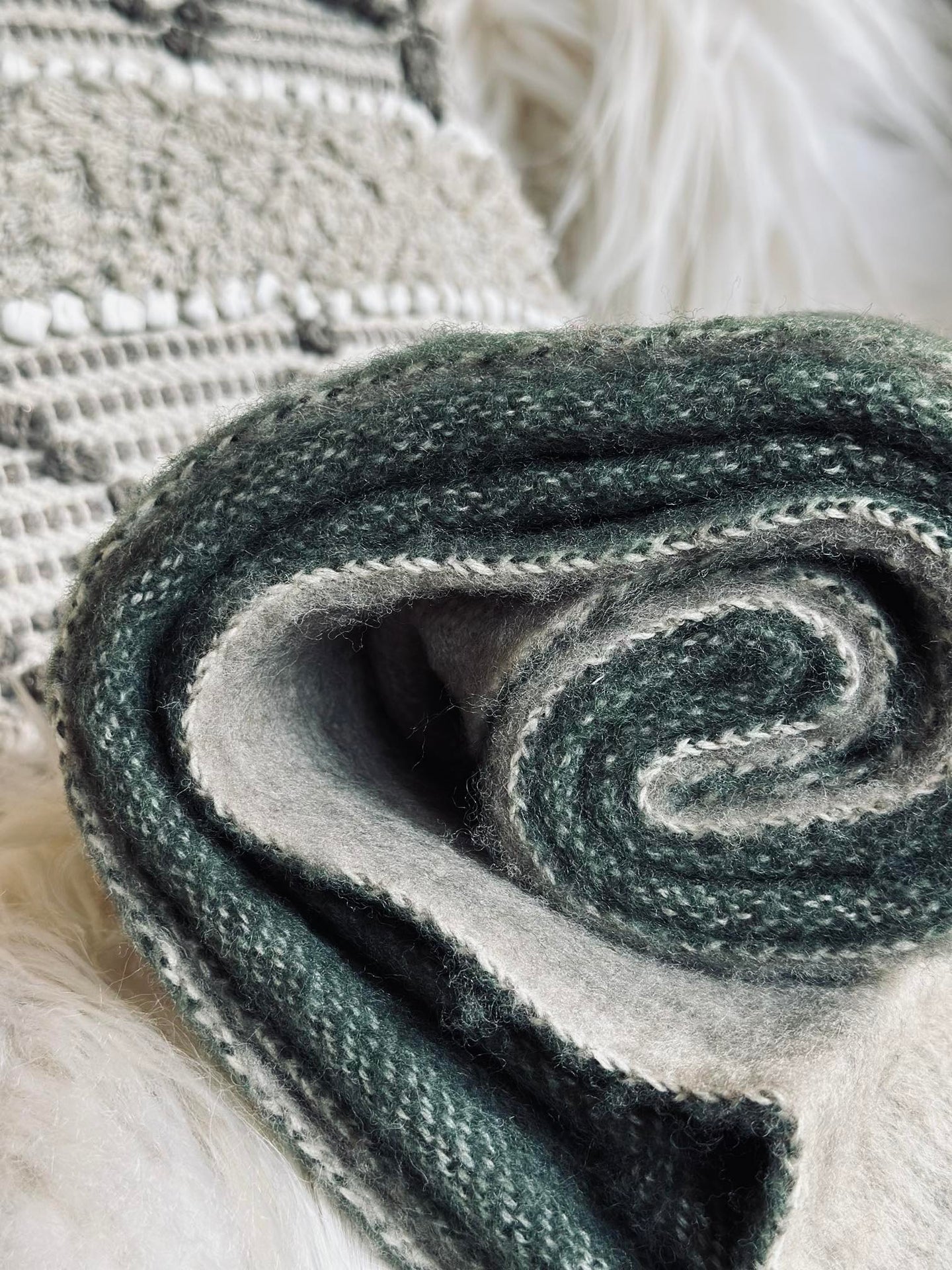 Pläd 100 % ull - Grå / Oliv