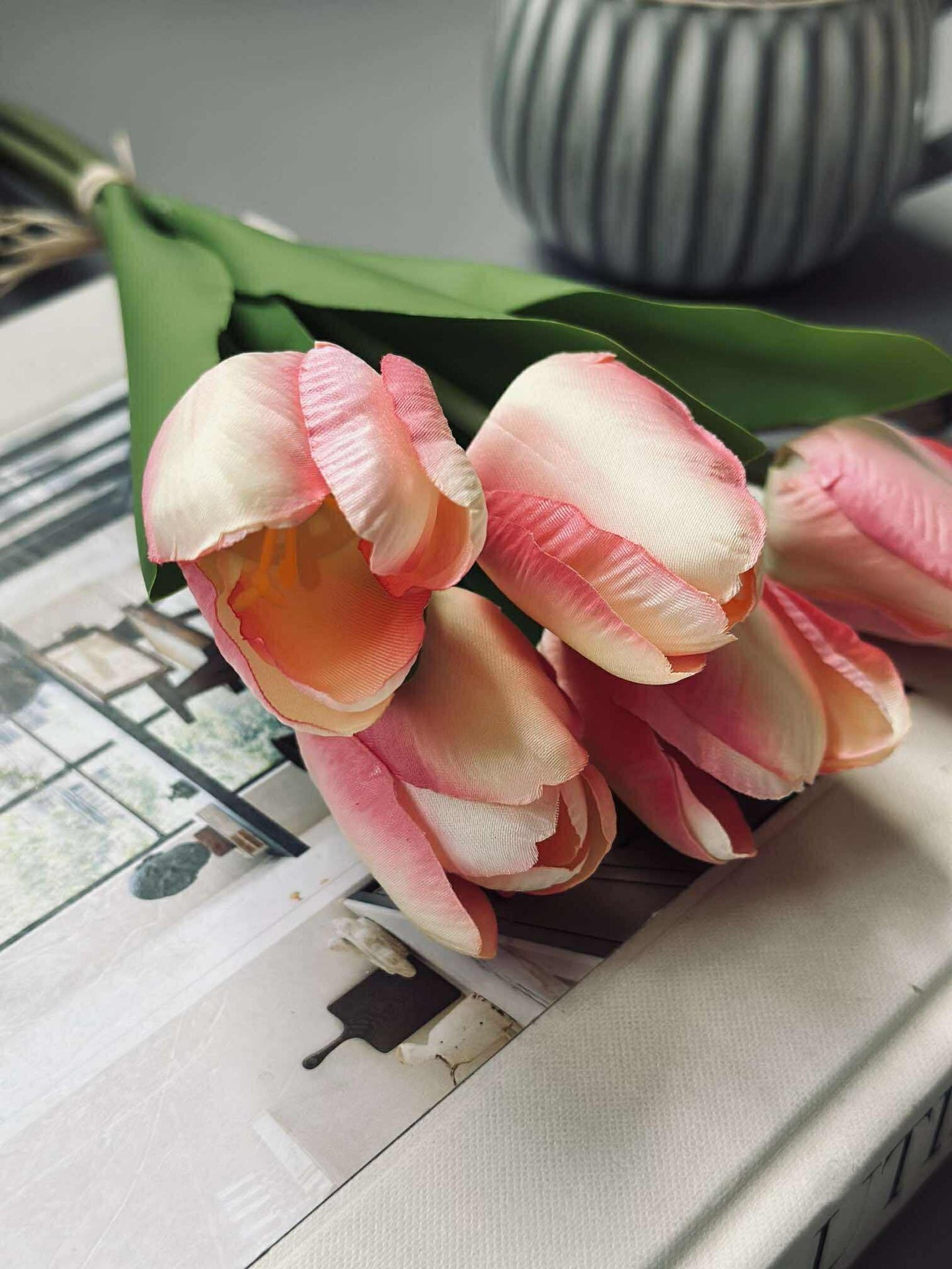 Tulpaner i silkeslook – Flera färger