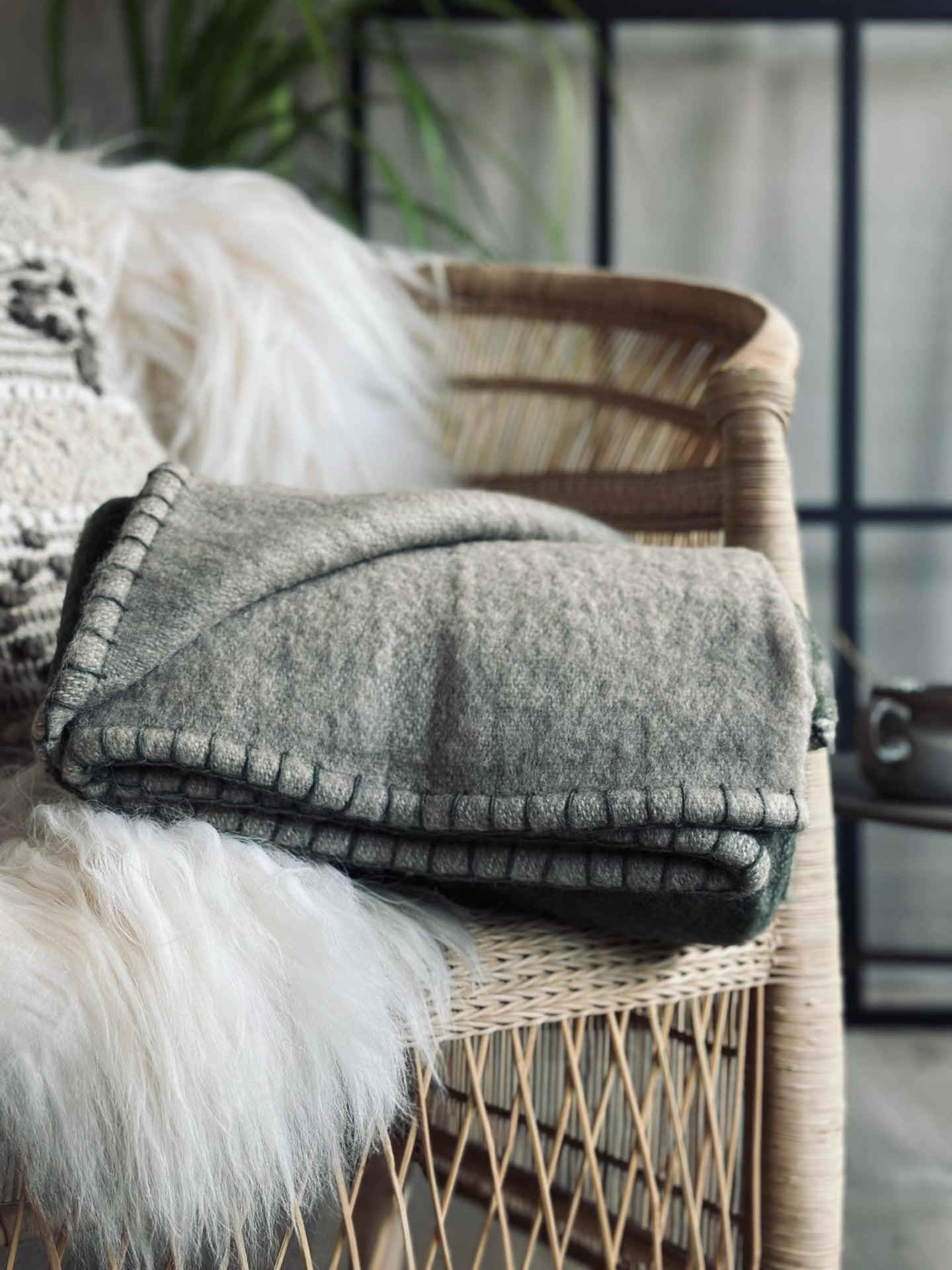 Pläd 100 % ull - Grå / Oliv